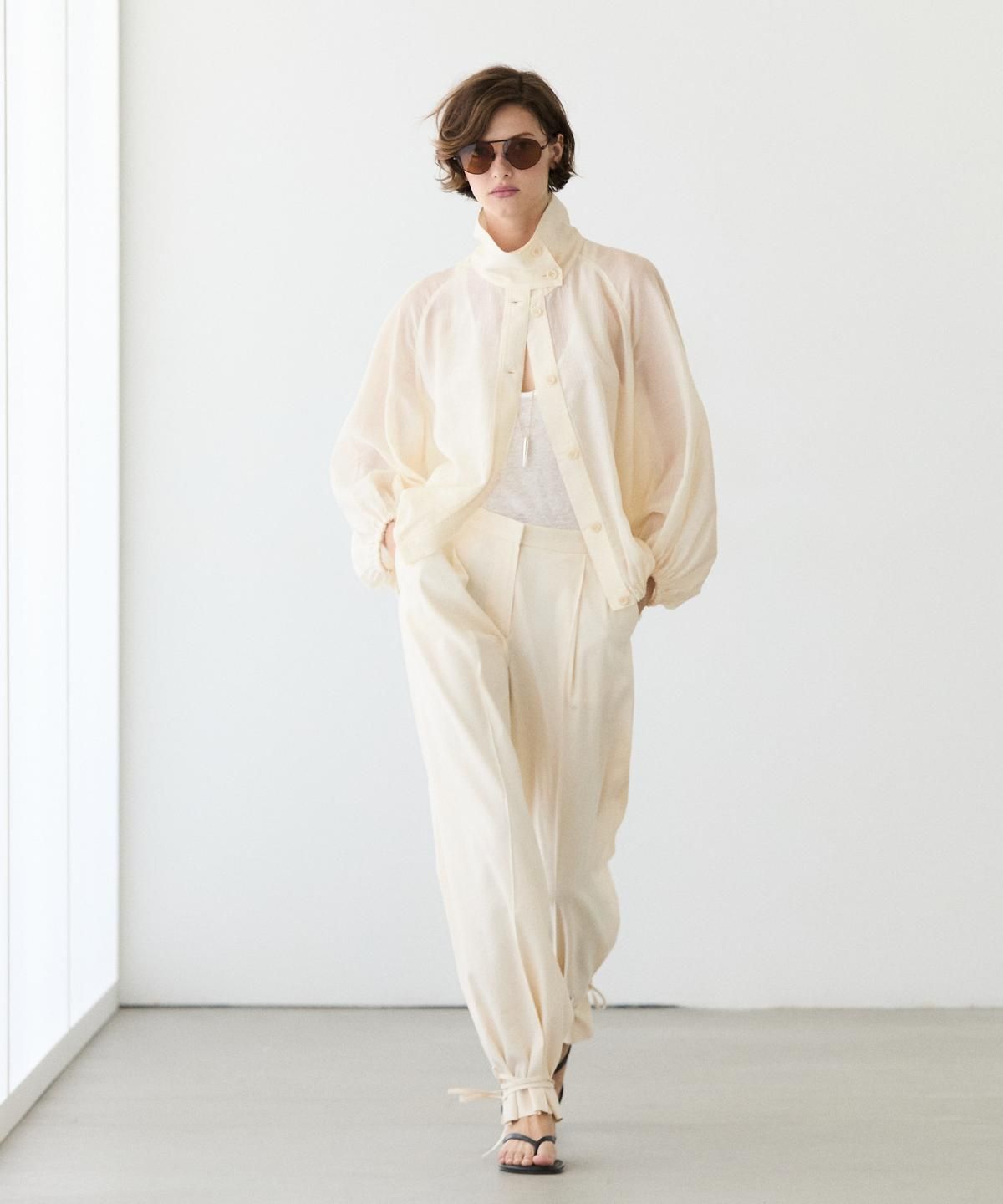 마시모두띠(MASSIMO DUTTI) 퍼프 디테일 플루이드 오버셔츠