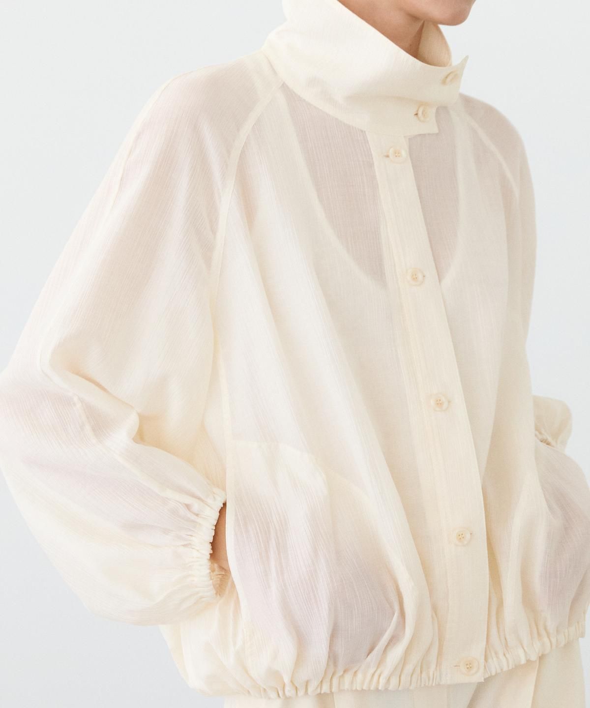 마시모두띠(MASSIMO DUTTI) 퍼프 디테일 플루이드 오버셔츠