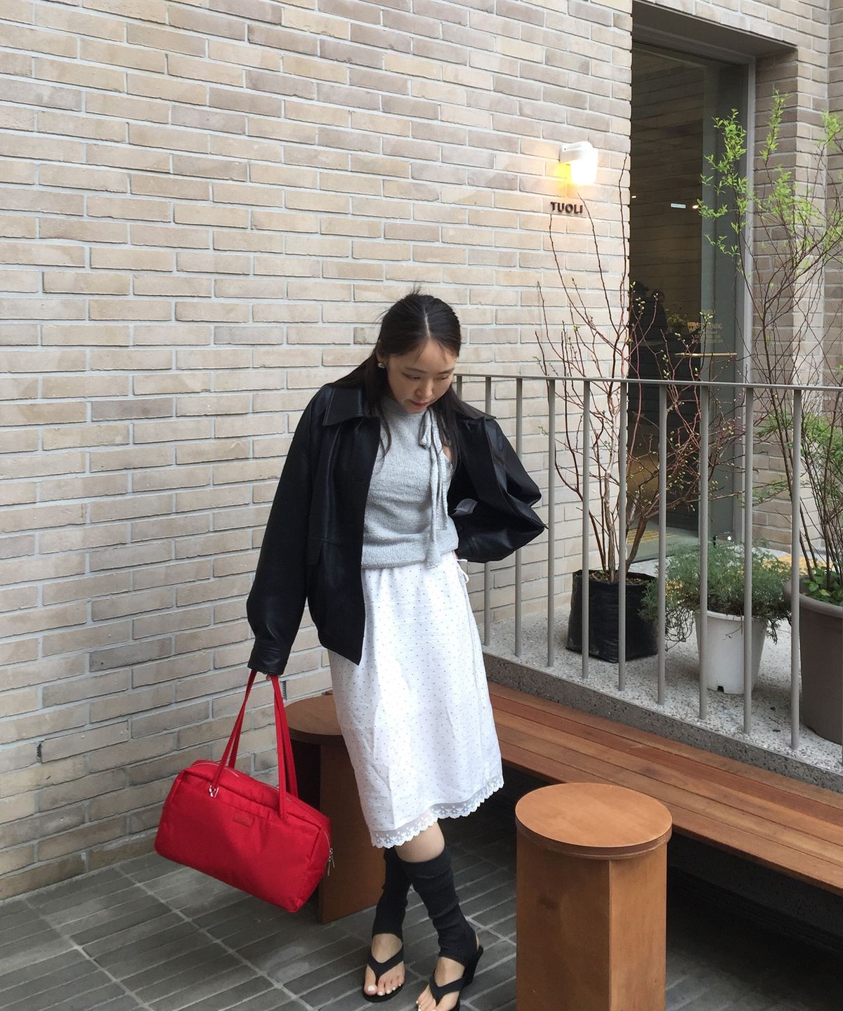 미쏘(MIXXO) 사틴 미디 스커트_MIWWHG426G