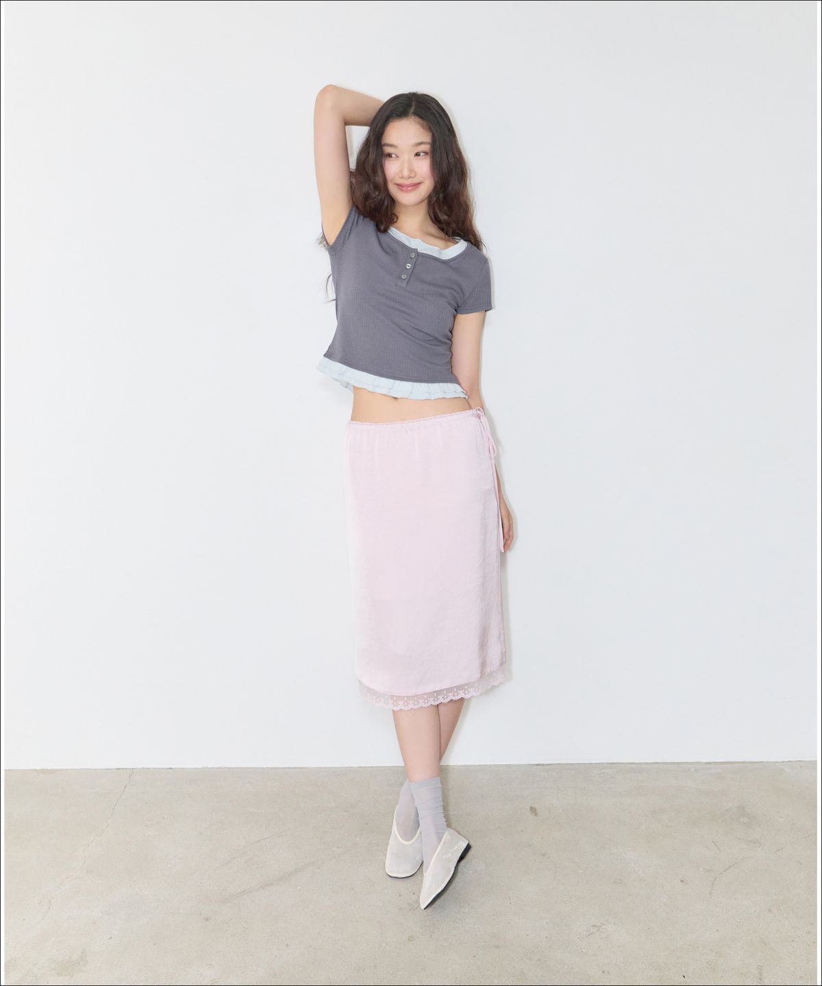 미쏘(MIXXO) 사틴 미디 스커트_MIWWHG426G