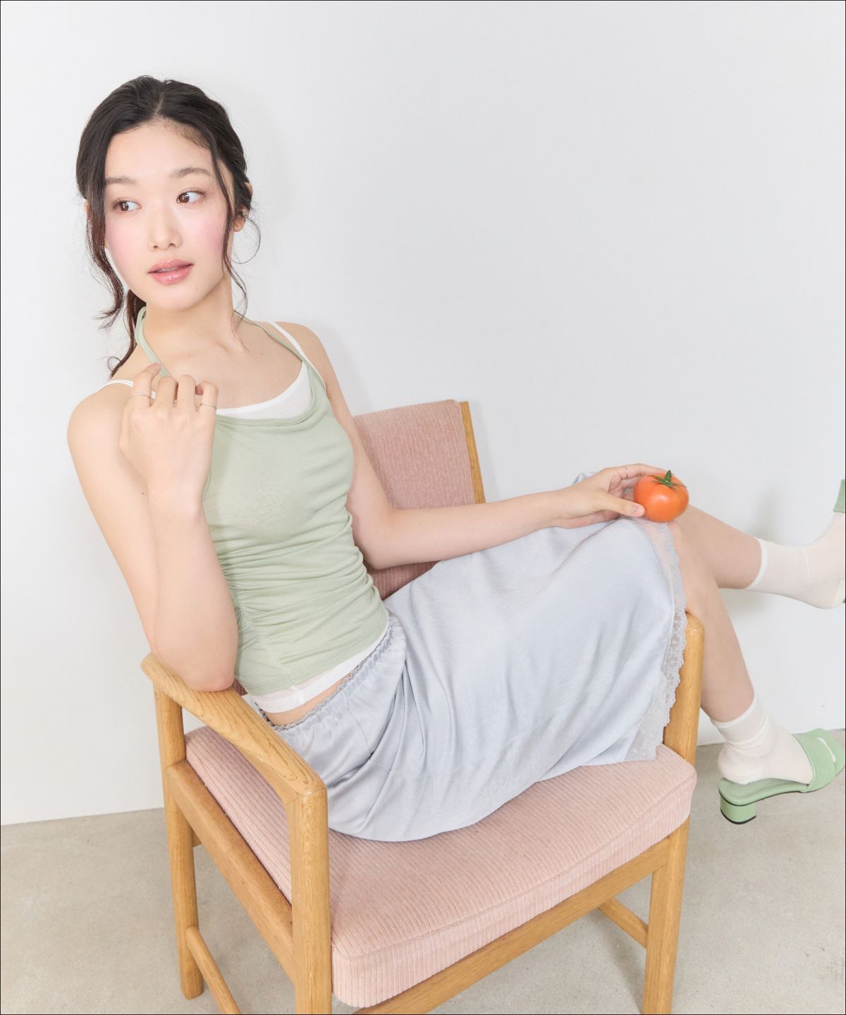 미쏘(MIXXO) 사틴 미디 스커트_MIWWHG426G