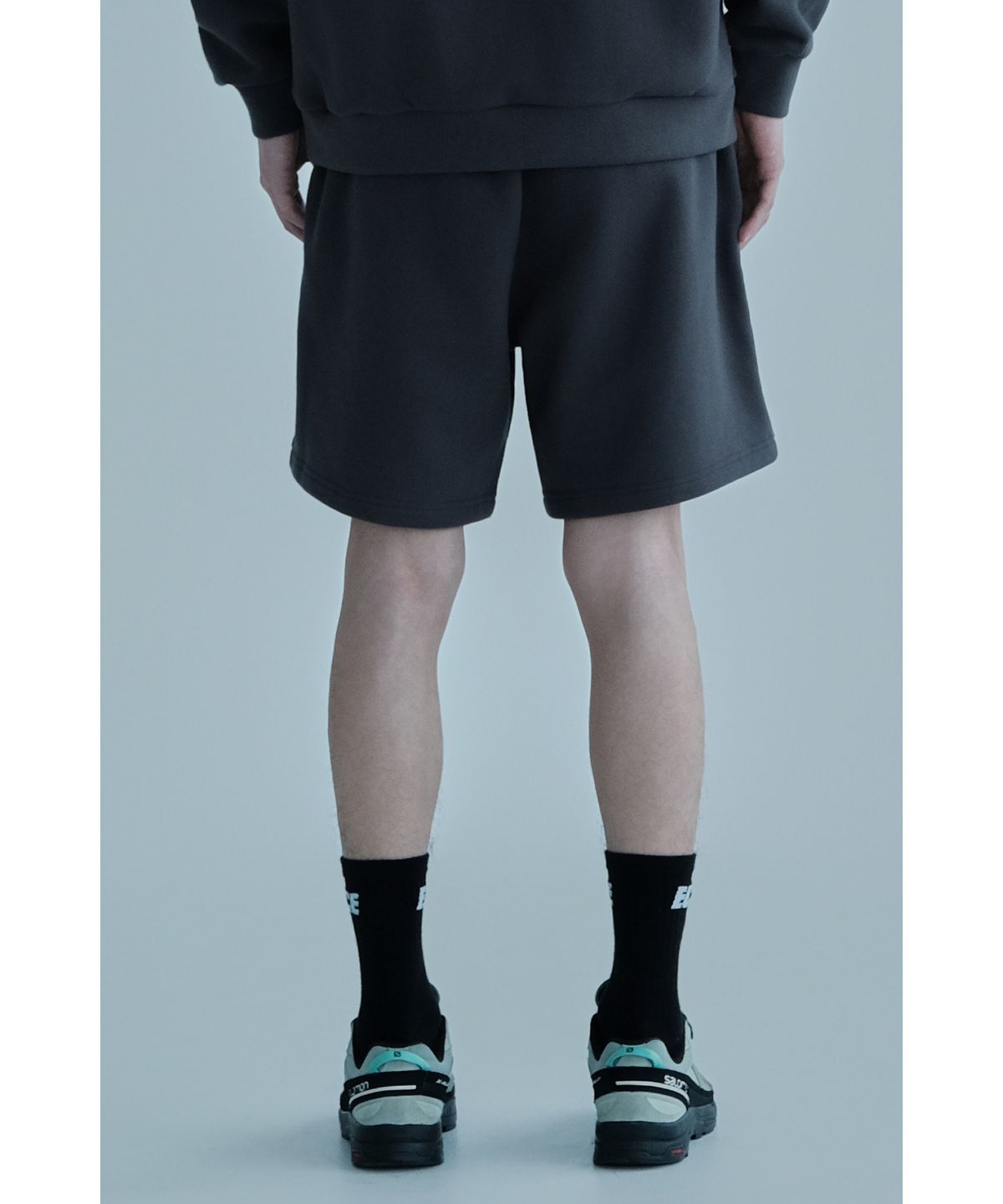 얼스캄에라(EARTH CALM ERA) 내추럴 데일리 스웨트 쇼츠_차콜