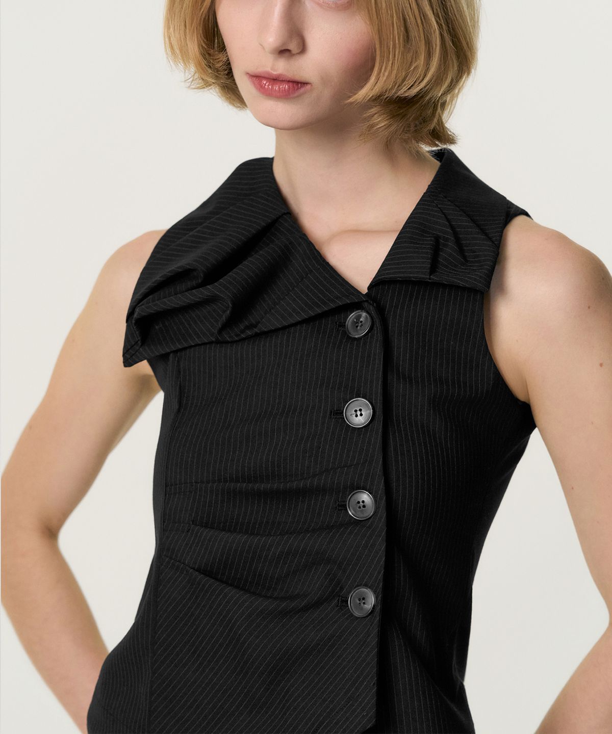 킴지수(KIMZISU) Asymmetric Draped Collar Jacket_BLACK