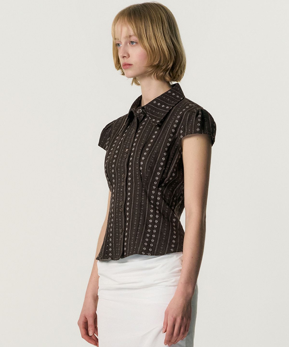 킴지수(KIMZISU) Double-Button Cap Sleeve Shirt_BROWN