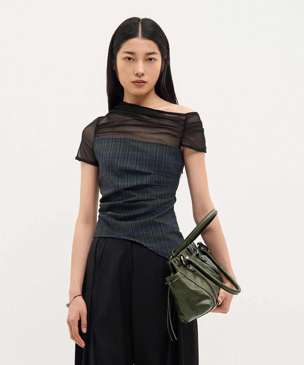 킴지수(KIMZISU) One-Shoulder Tucked Plaid Top_NAVY