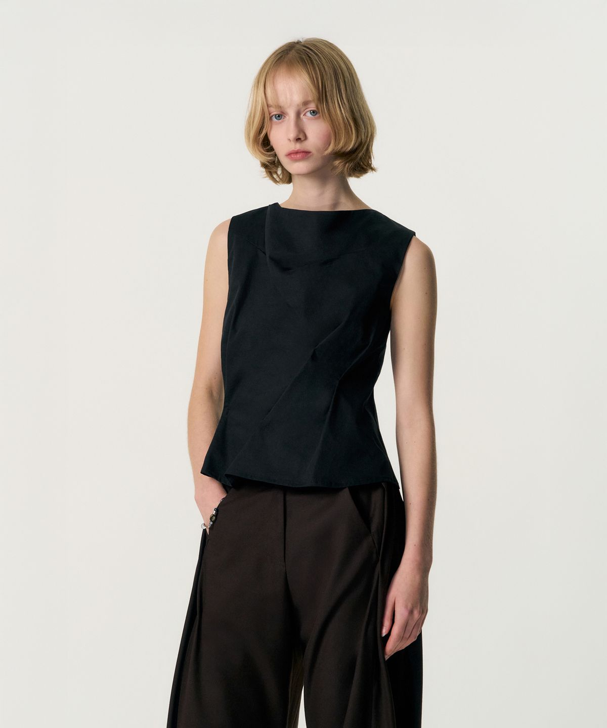 킴지수(KIMZISU) Draped Shell Top_BLACK
