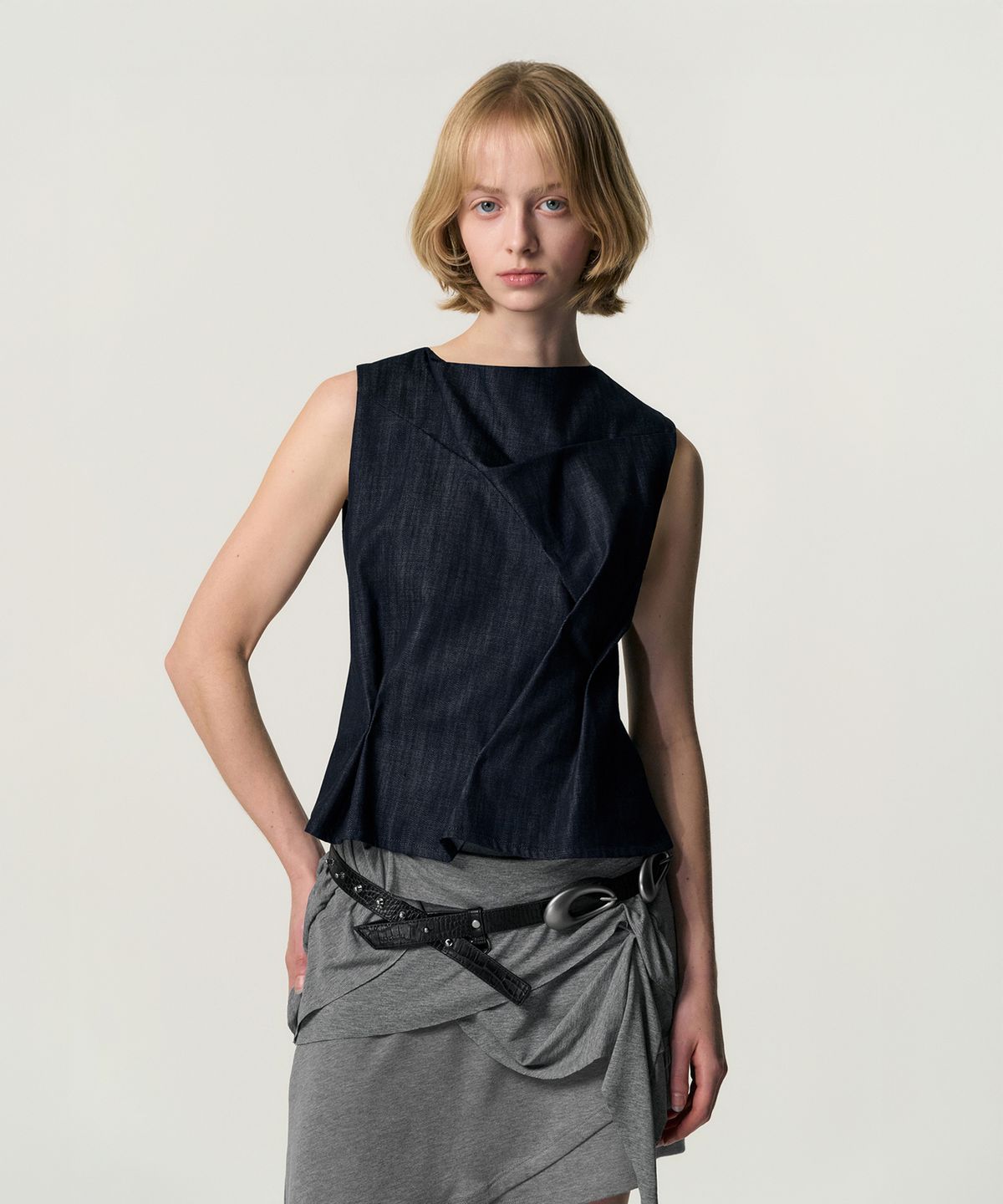 킴지수(KIMZISU) Draped Shell Top_NAVY
