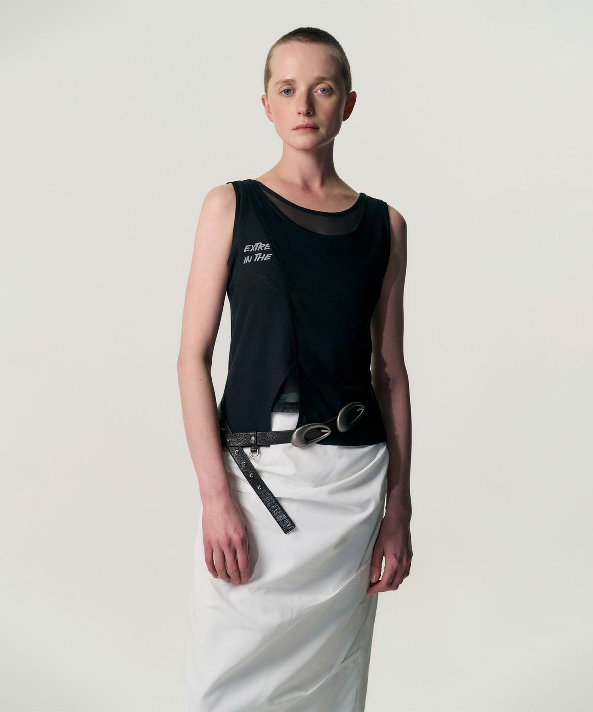 킴지수(KIMZISU) Overlay Curve Tank Top_BLACK