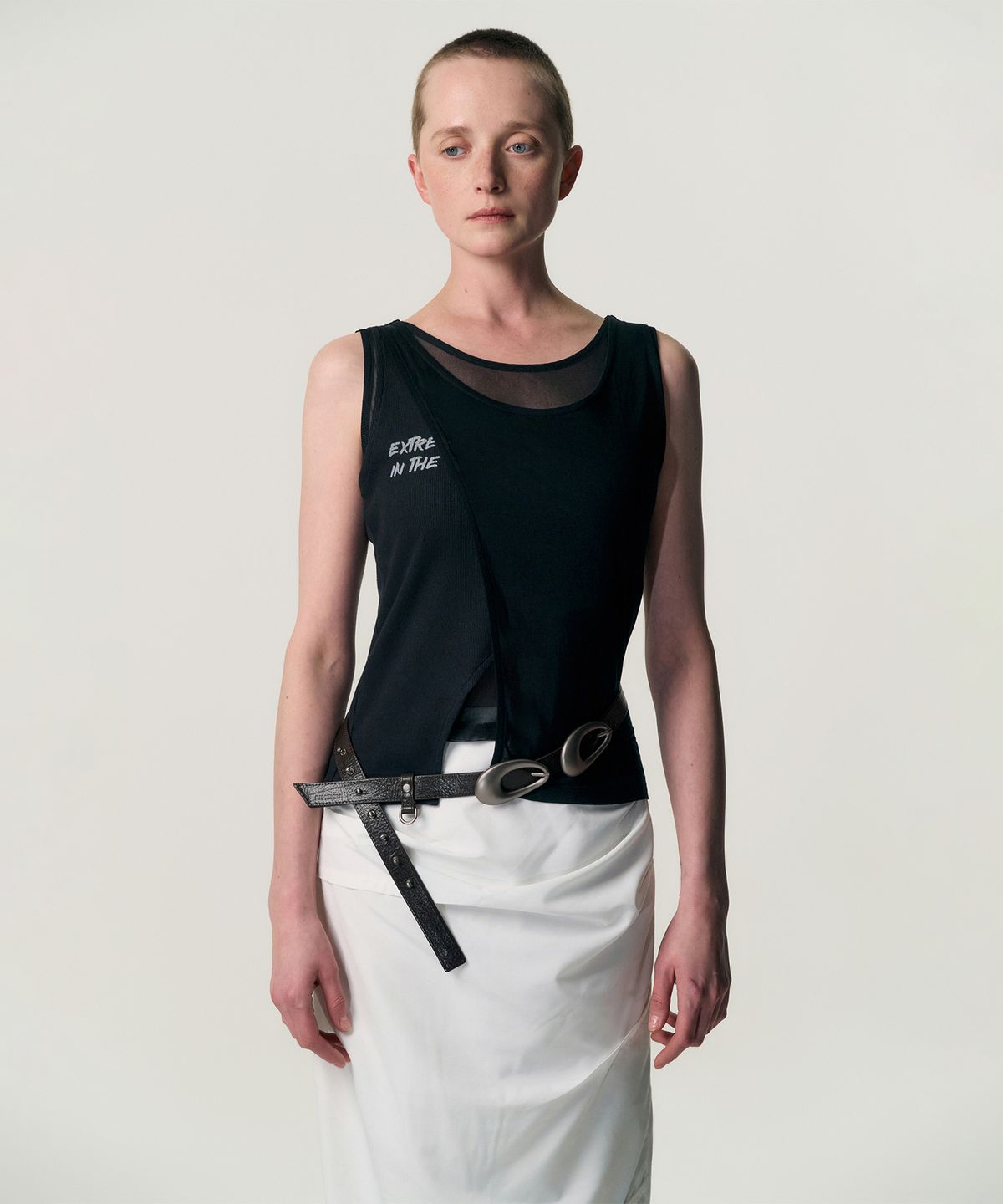 킴지수(KIMZISU) Overlay Curve Tank Top_BLACK