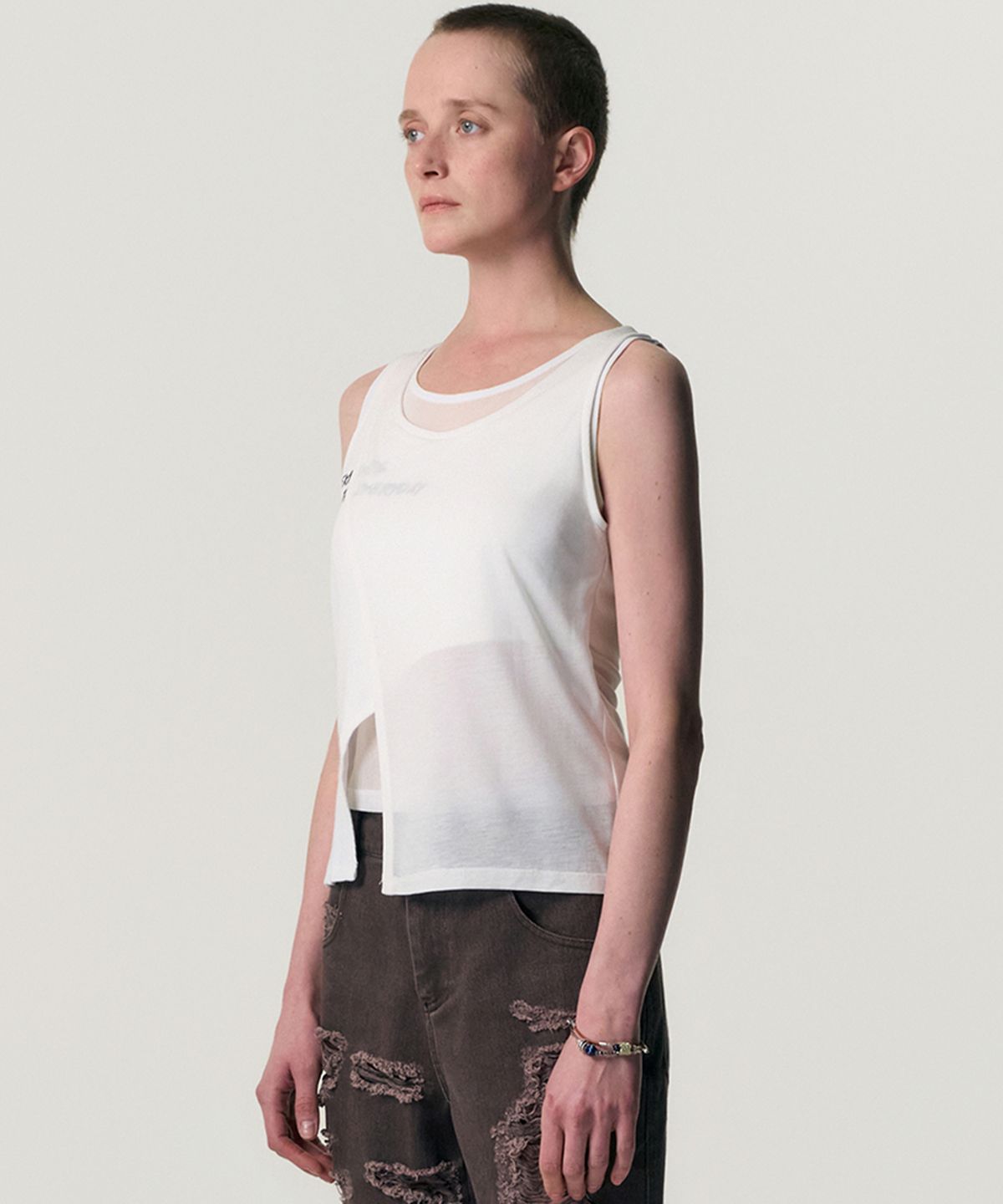 킴지수(KIMZISU) Overlay Curve Tank Top_WHITE
