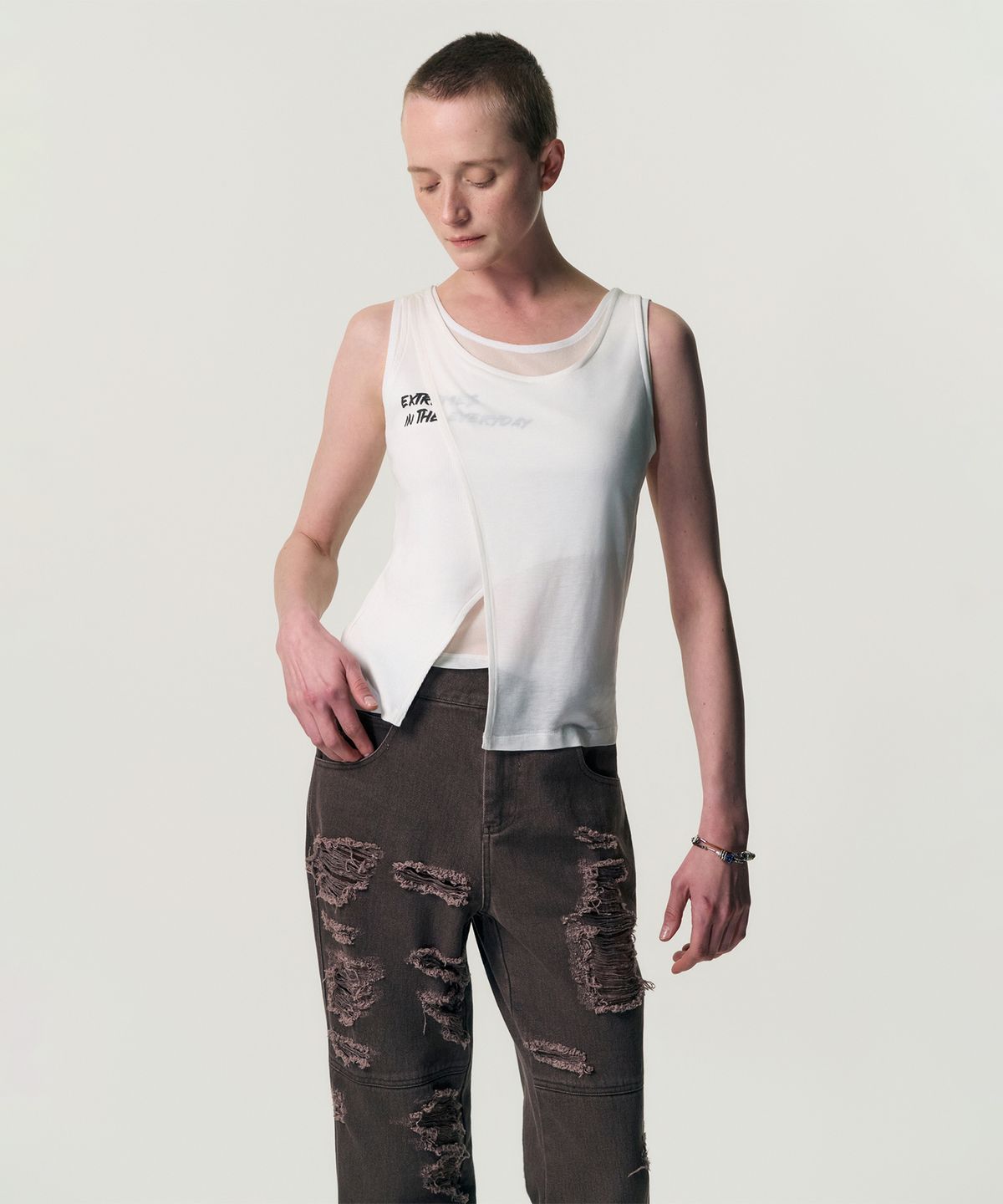 킴지수(KIMZISU) Overlay Curve Tank Top_WHITE