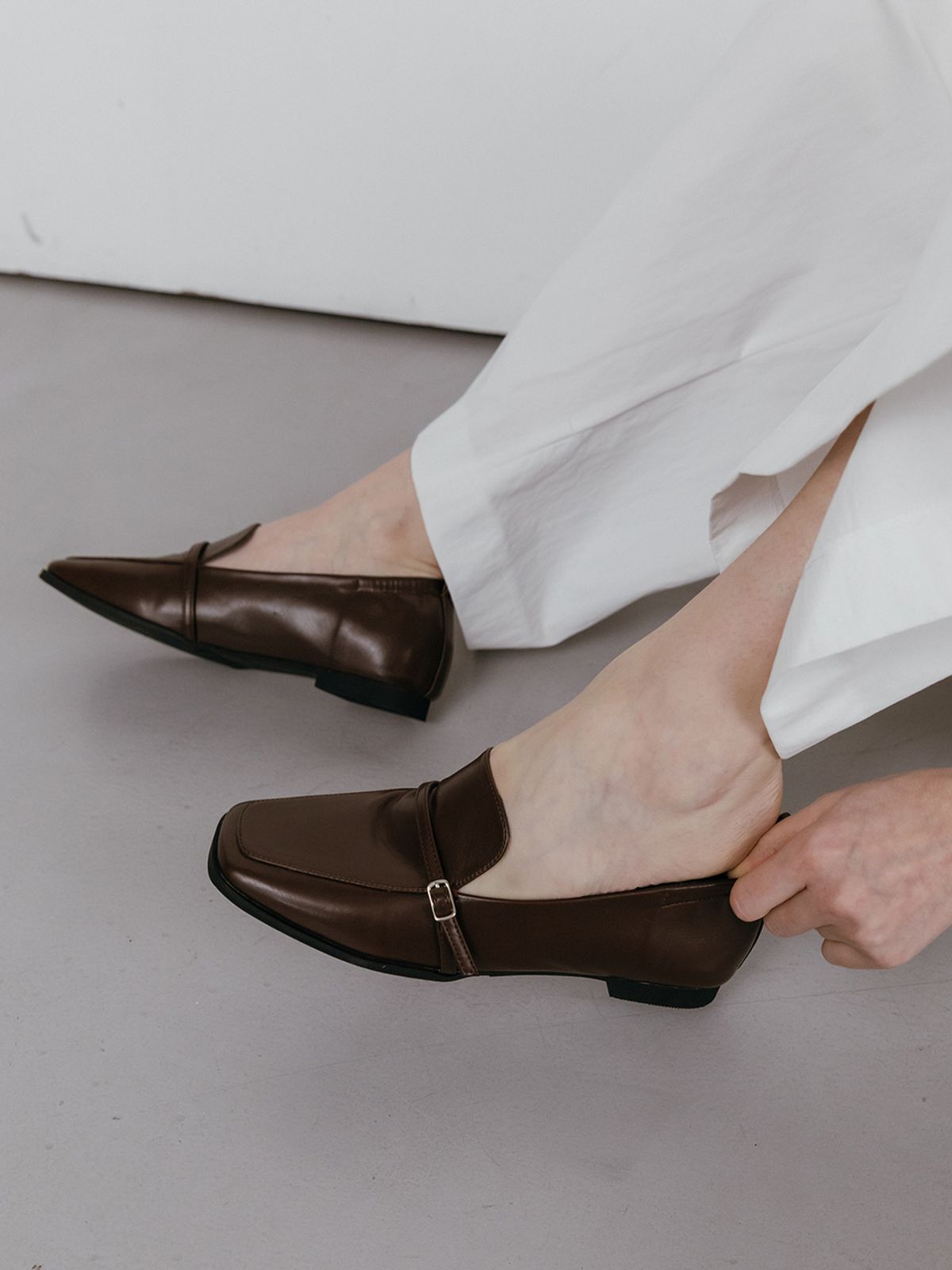 메티에(METIER) me2003 noa square strap loafer 노아 세미스퀘어토 스트랩라인 로퍼_2color