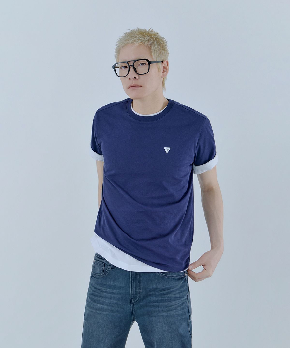 게스(GUESS) 5color 유니 미니 삼각 와펜 반팔 티셔츠 NQ2K5924