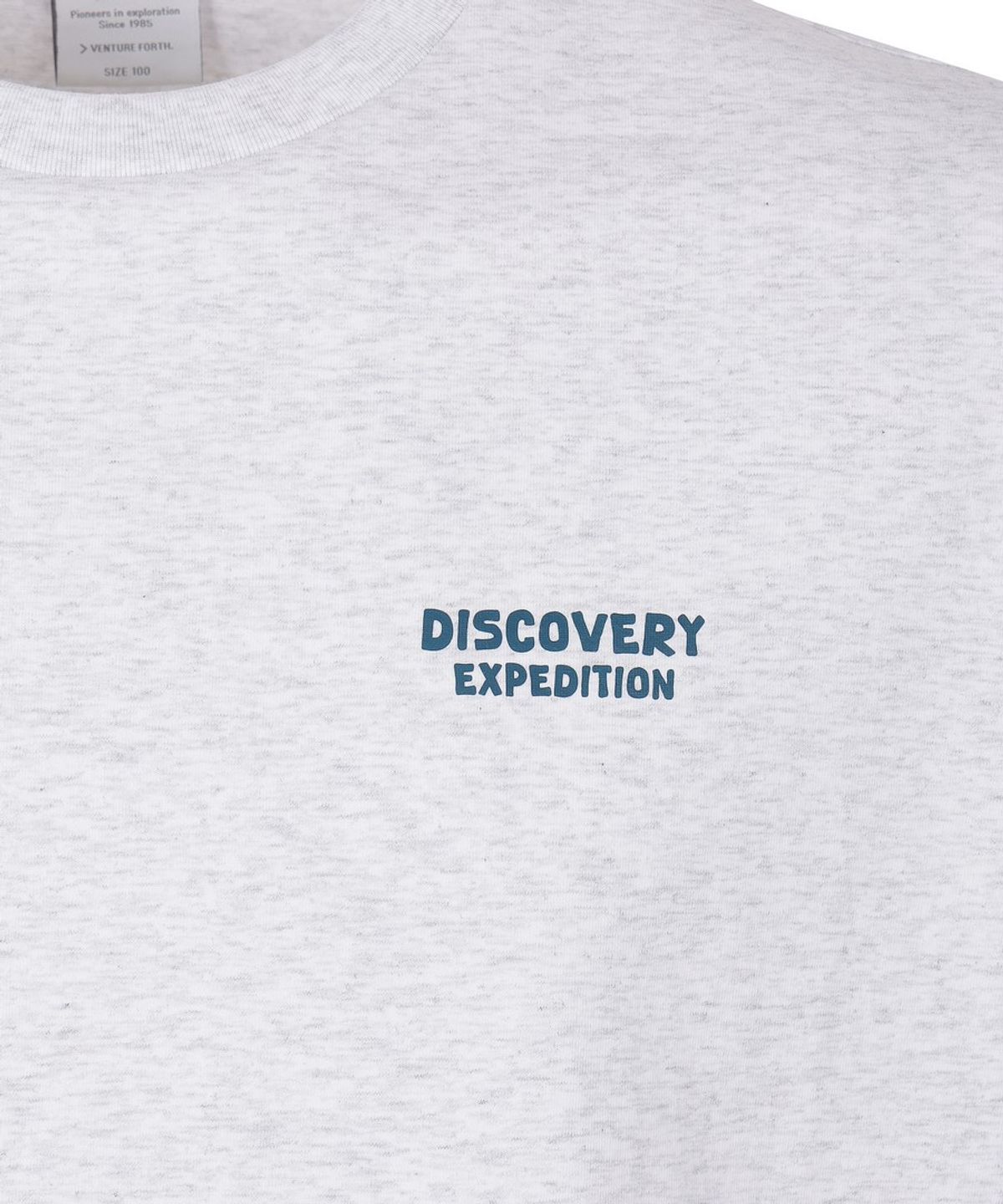 디스커버리 익스페디션(DISCOVERY EXPEDITION) 유니 프레시벤트 익스플로어 그래픽 반팔티셔츠 (M/GREY)