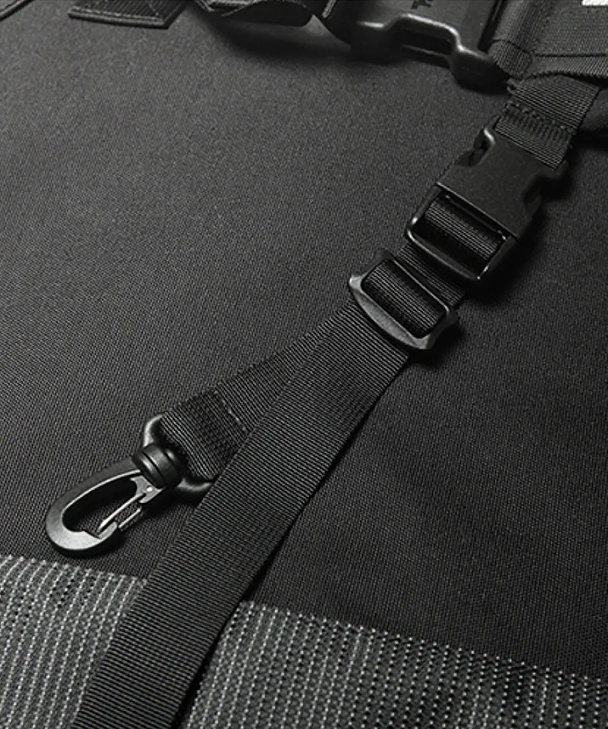 티레벨(T-LEVEL) Courier Messenger Bag Black