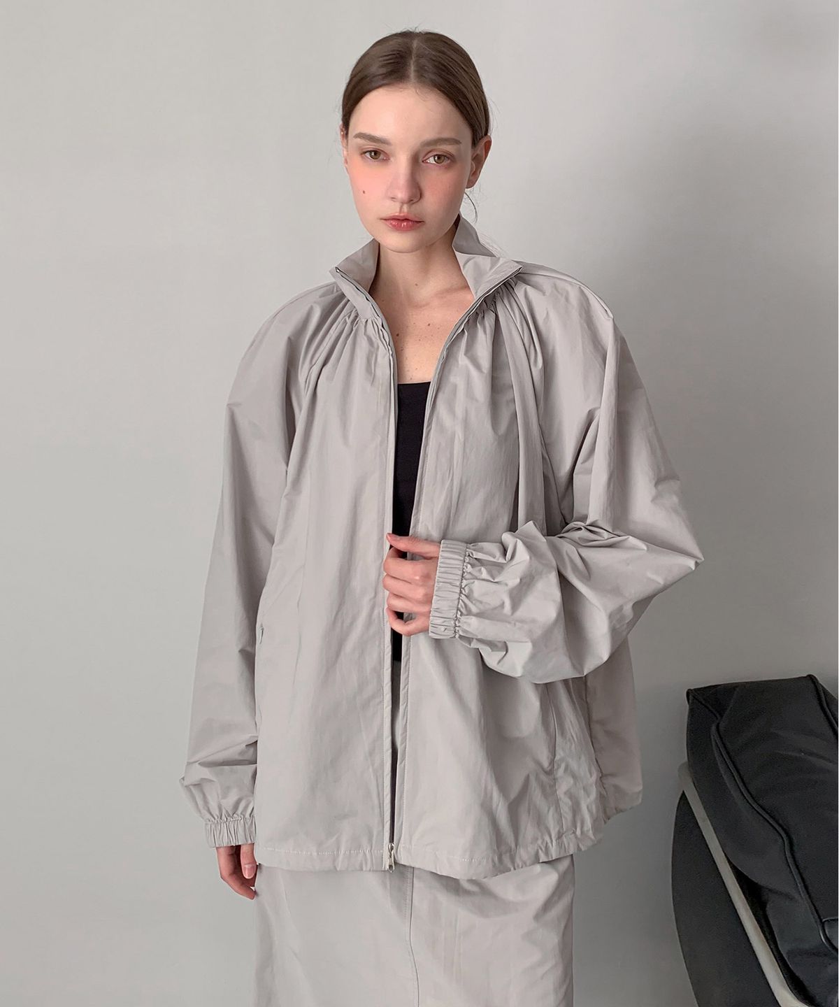 바스카라(VASCARA) Dana High Neck Shirring Zip-Up Jumper (3Colors)
