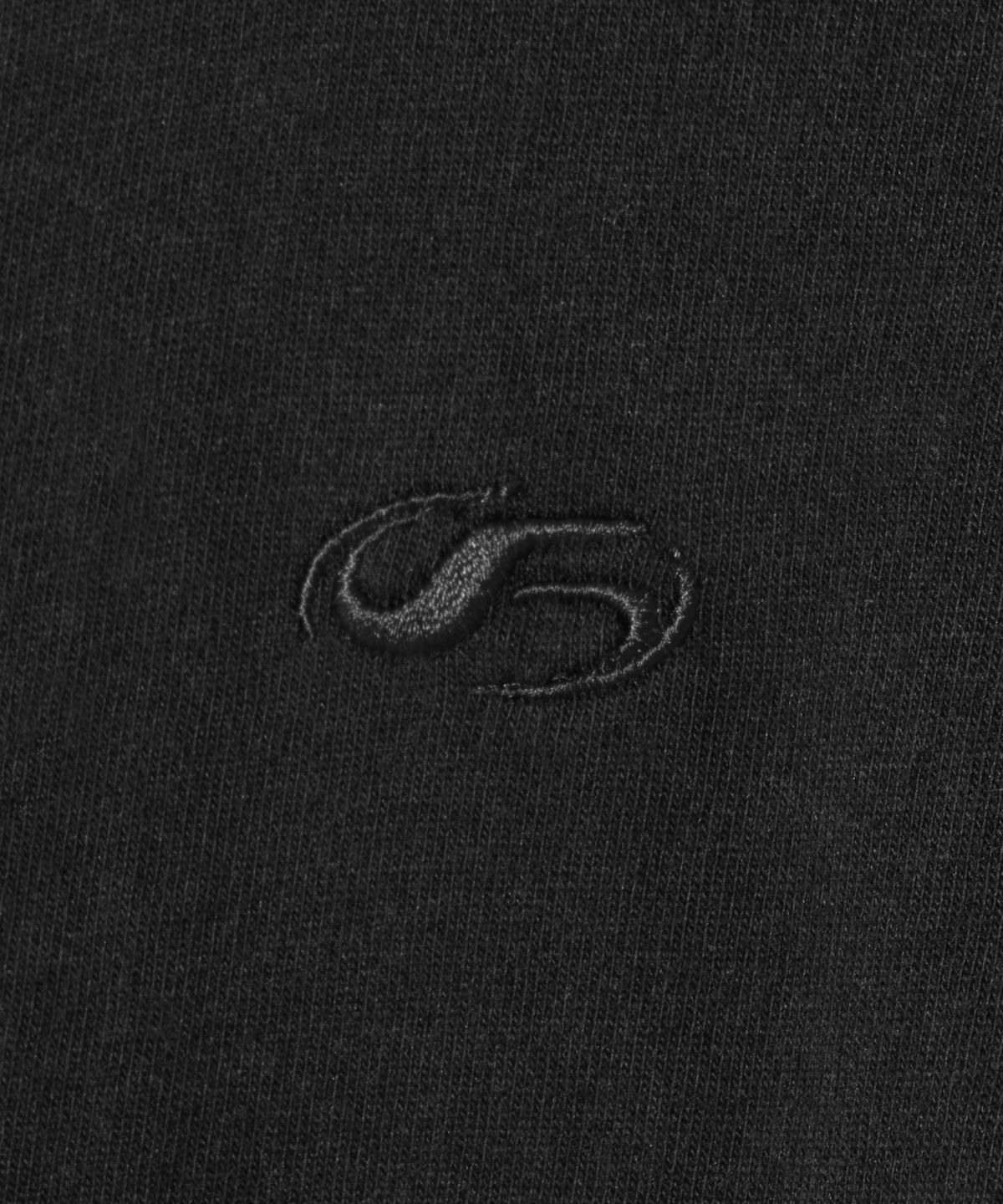 필루미네이트(FILLUMINATE) (W) 심볼 셔링 티셔츠-블랙