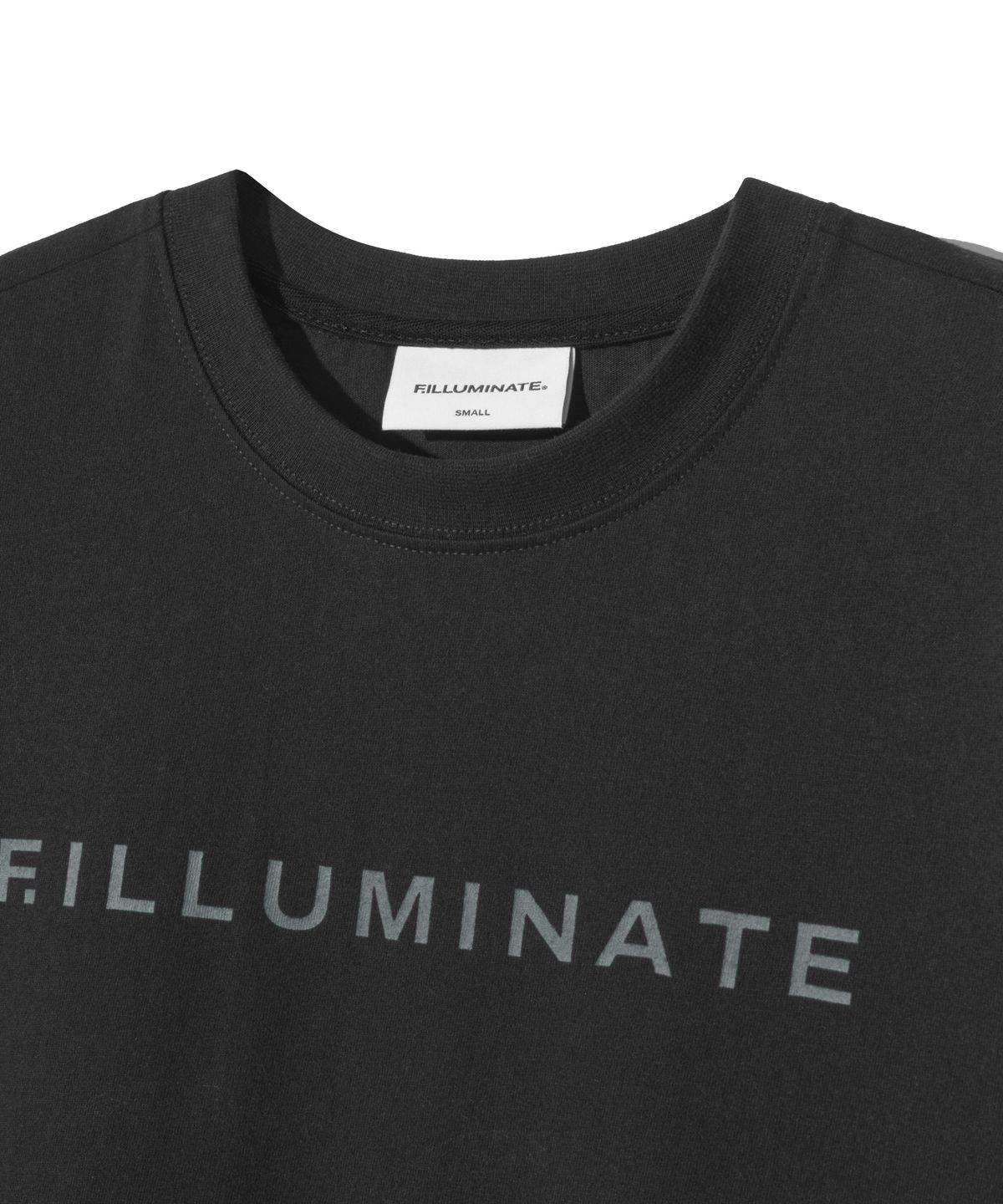 필루미네이트(FILLUMINATE) (W) 어센틱 로고 티셔츠-블랙