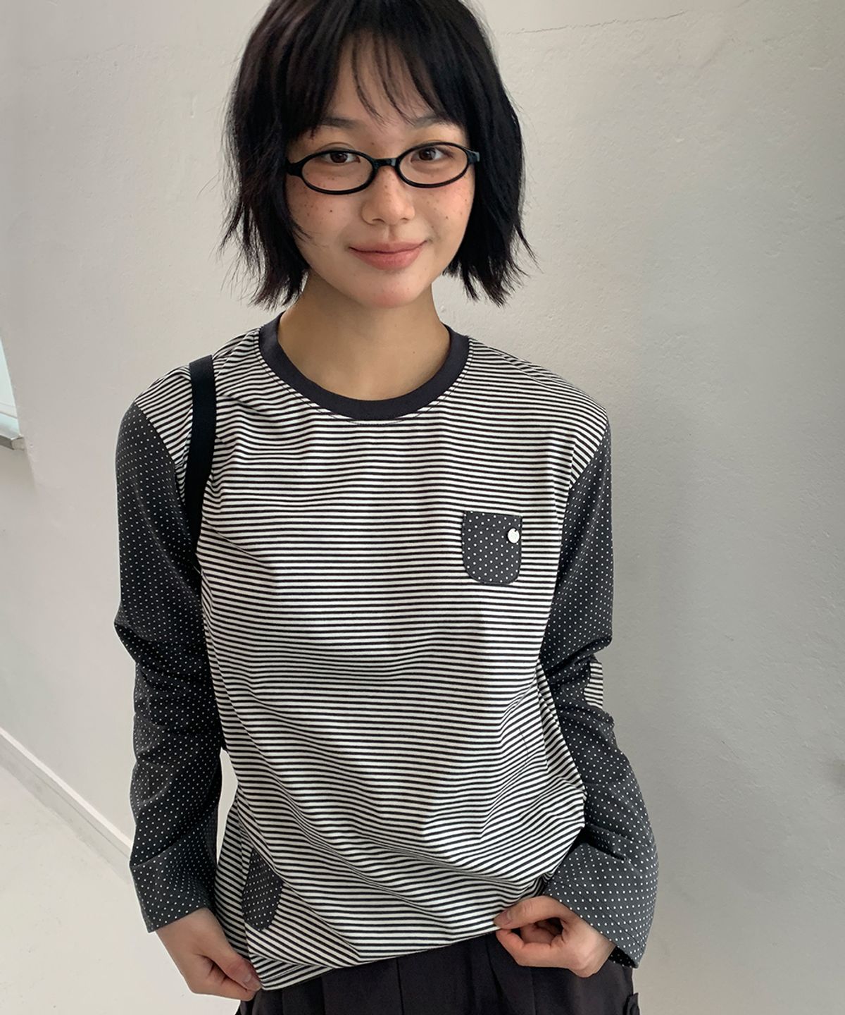 론론(RONRON) DOT STRIPE MULTI POCKET LONG SLEEVE CHARCOAL