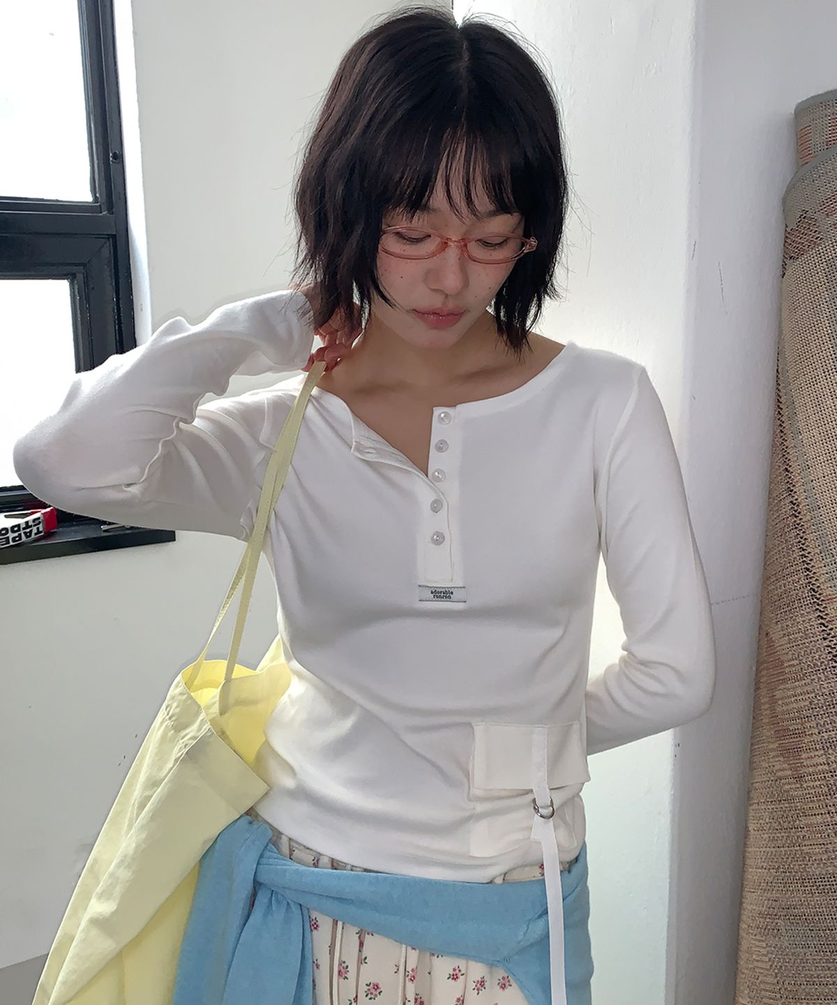 론론(RONRON) STRAP POCKET HENRYNECK LONG SLEEVE IVORY