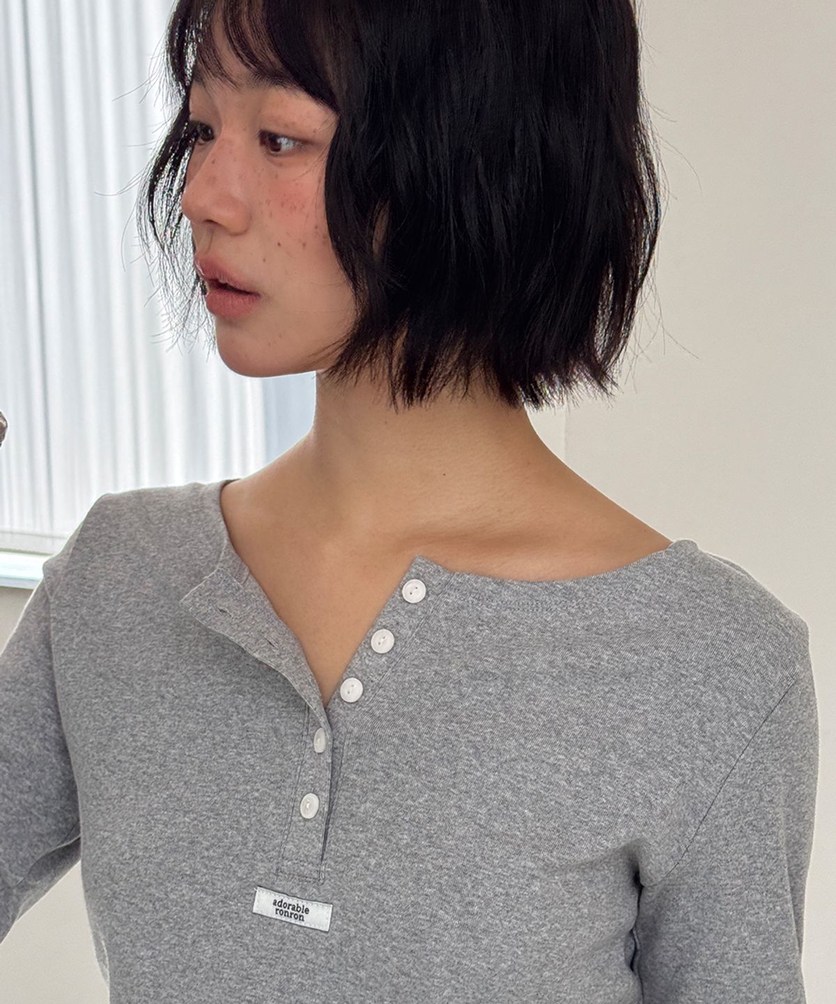 론론(RONRON) STRAP POCKET HENRYNECK LONG SLEEVE GREY