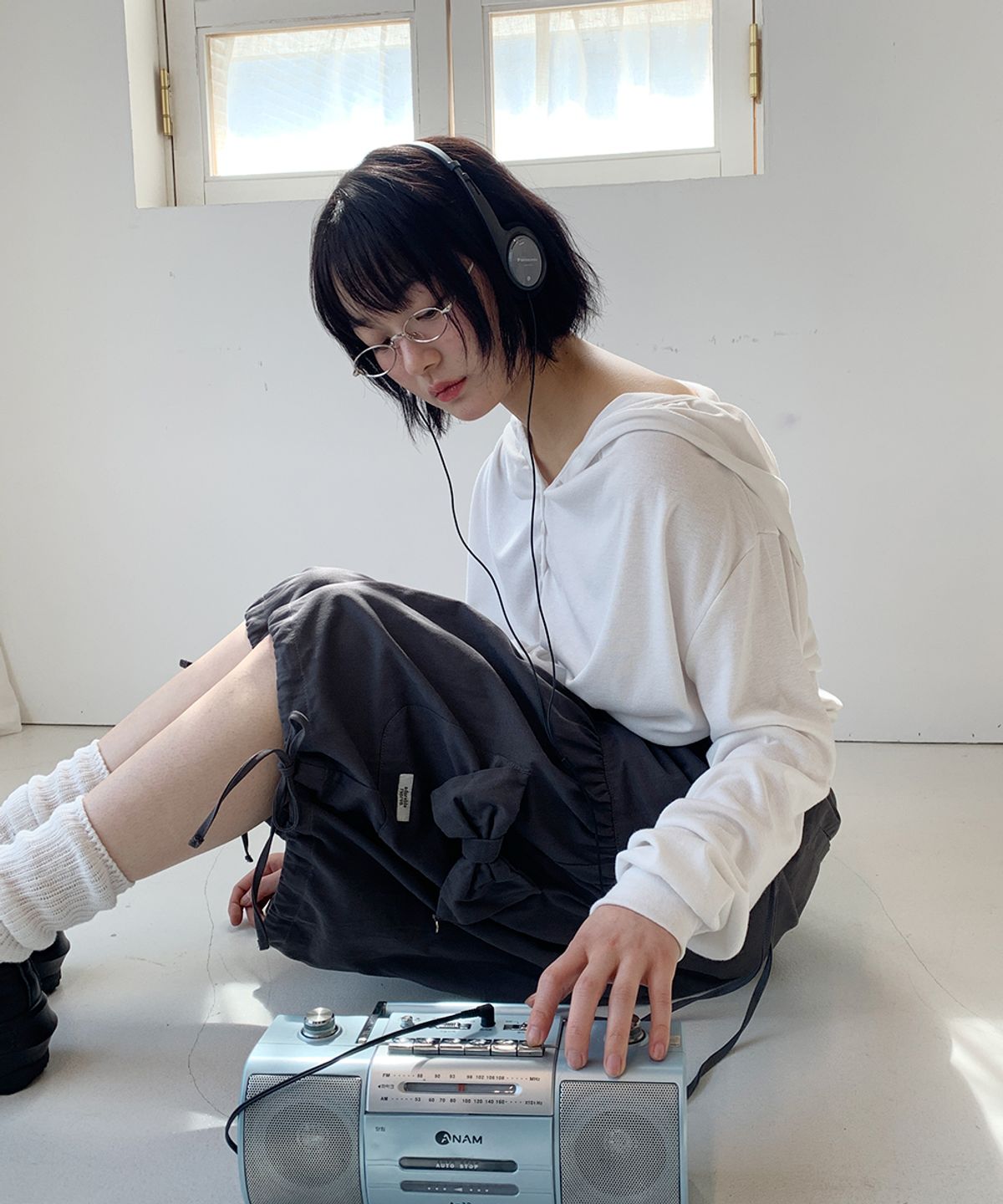 론론(RONRON) DRAPED WRAP HOODED SWEAT WHITE