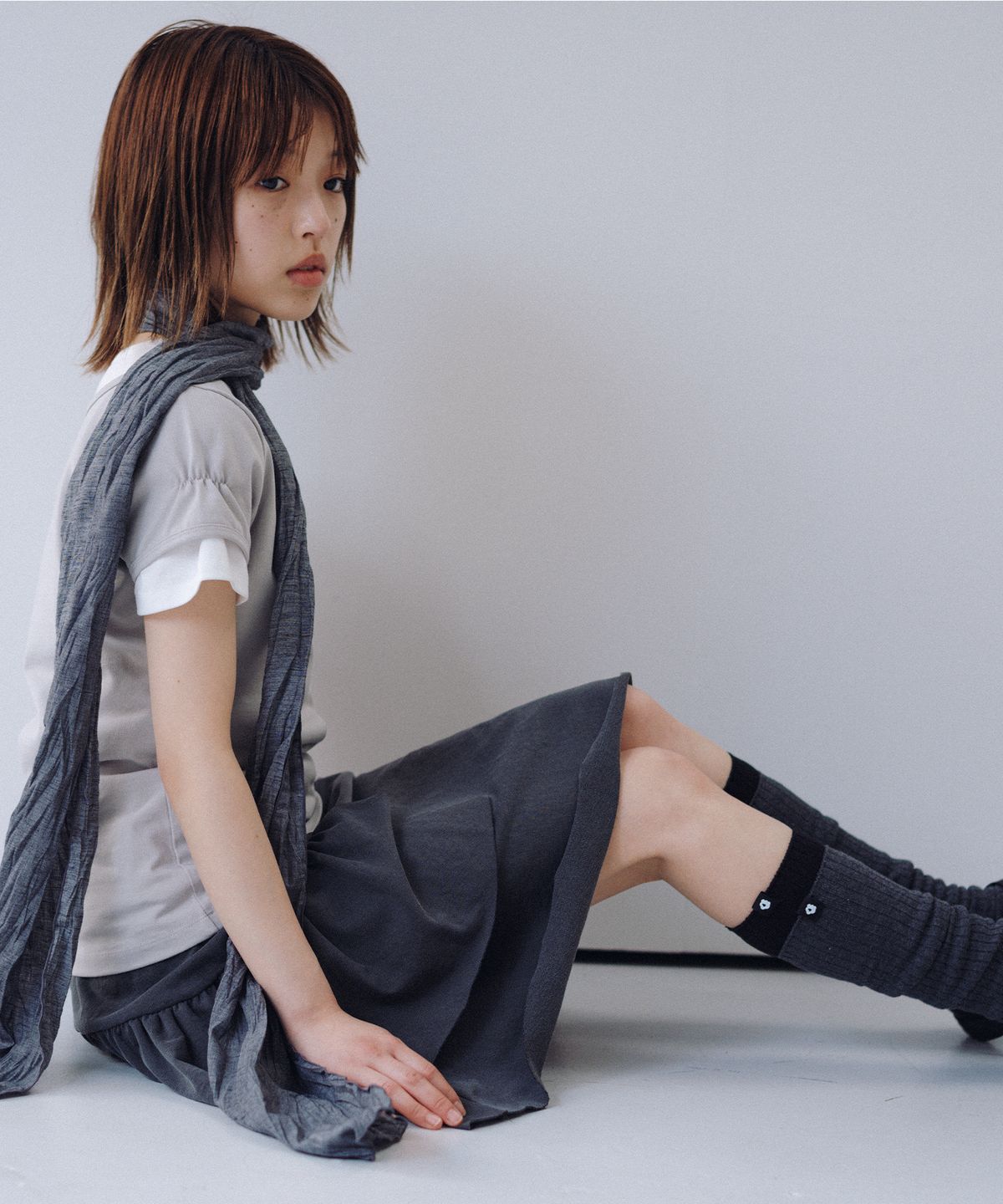 오헤시오(OHESHIO) BASIC RIBBED SOCKS, CHARCOAL