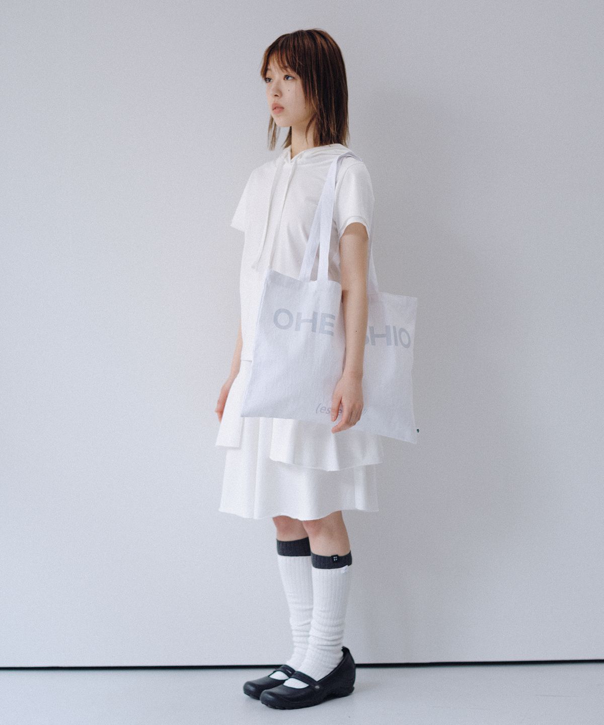 오헤시오(OHESHIO) ESSENTIAL VINTAGE LOGO ECO BAG, WHITE