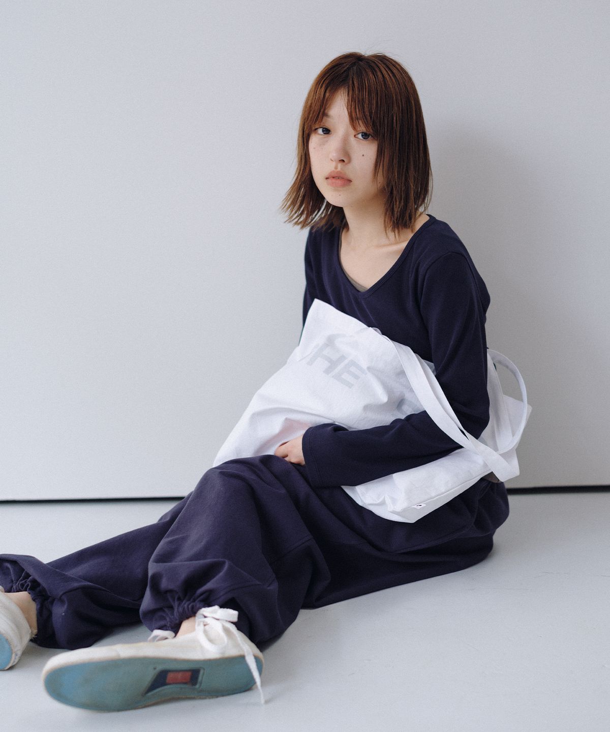 오헤시오(OHESHIO) ESSENTIAL VINTAGE LOGO ECO BAG, WHITE