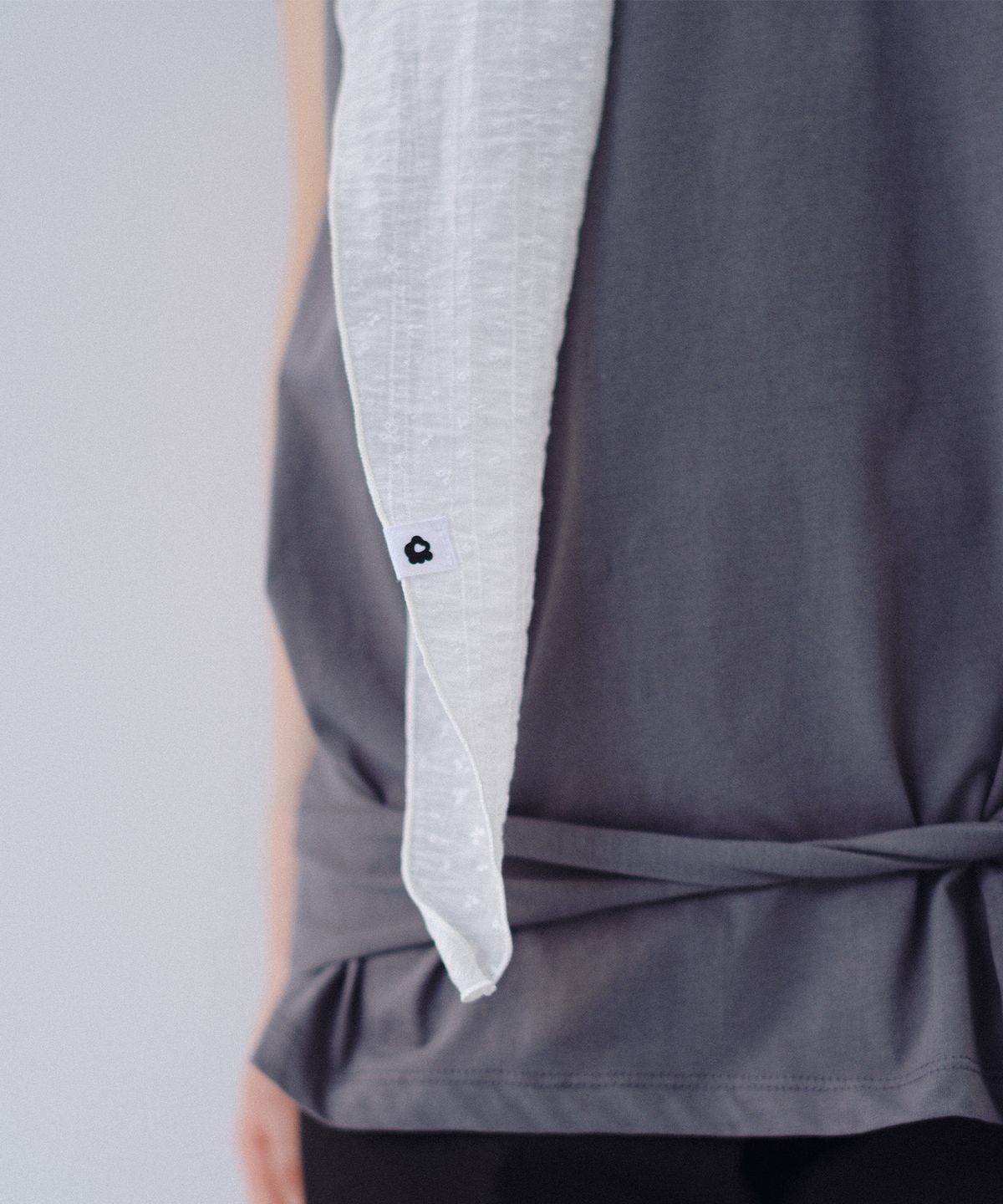오헤시오(OHESHIO) SHEER FLORAL OVAL SCARF, WHITE