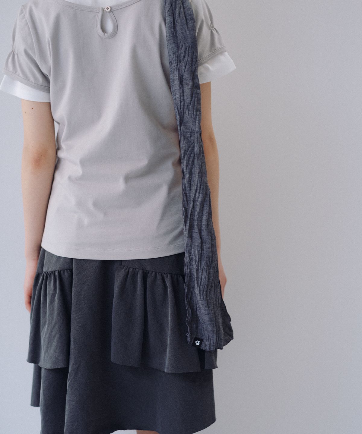 오헤시오(OHESHIO) SOFT WRINKLE SCARF, GRAY