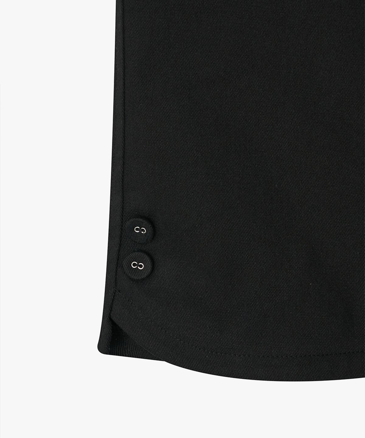 오헤시오(OHESHIO) SLIM TWO-BUTTON CAPRI PANTS, BLACK