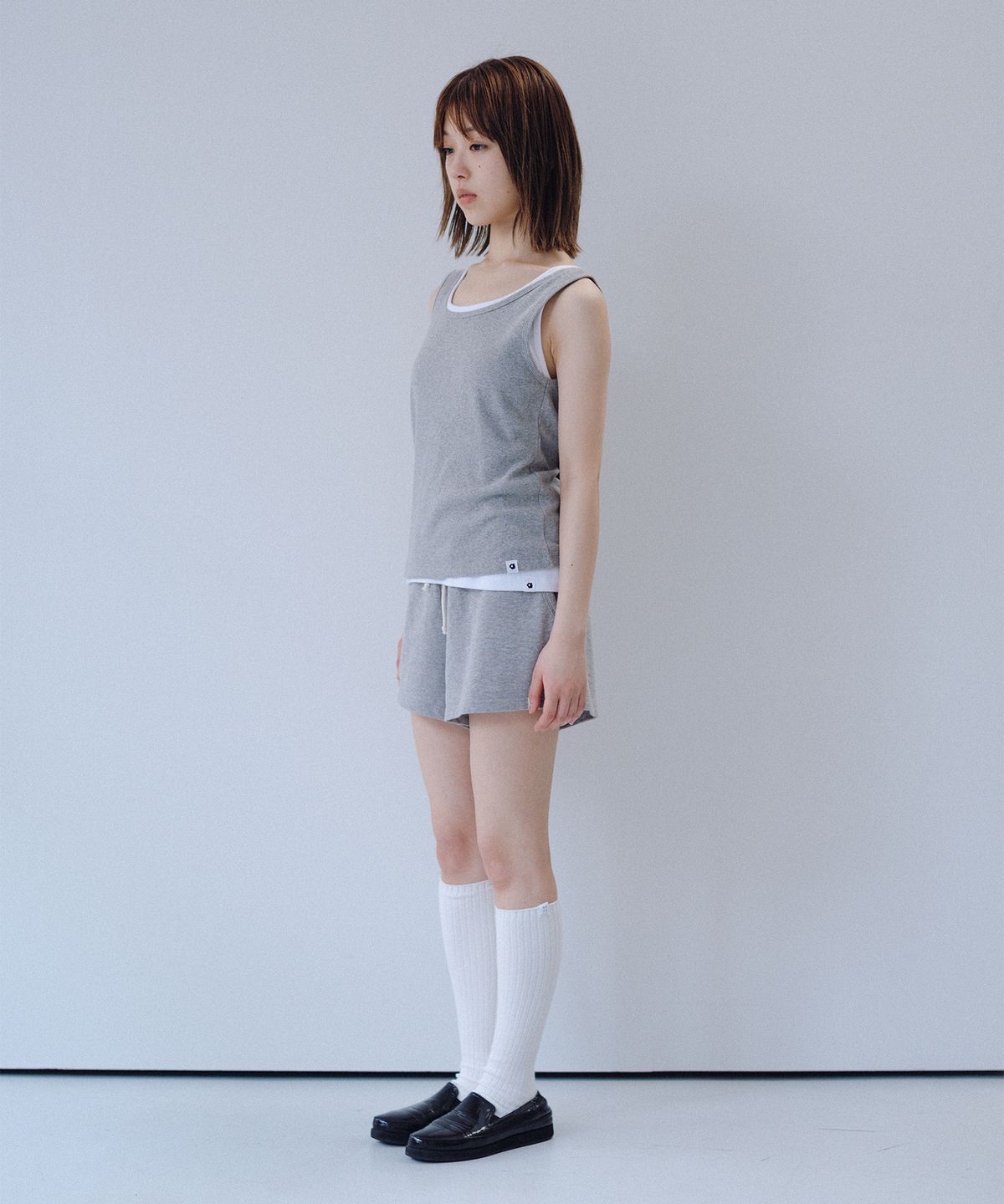 오헤시오(OHESHIO) BASIC U-NECK SLEEVELESS, MELANGE GRAY