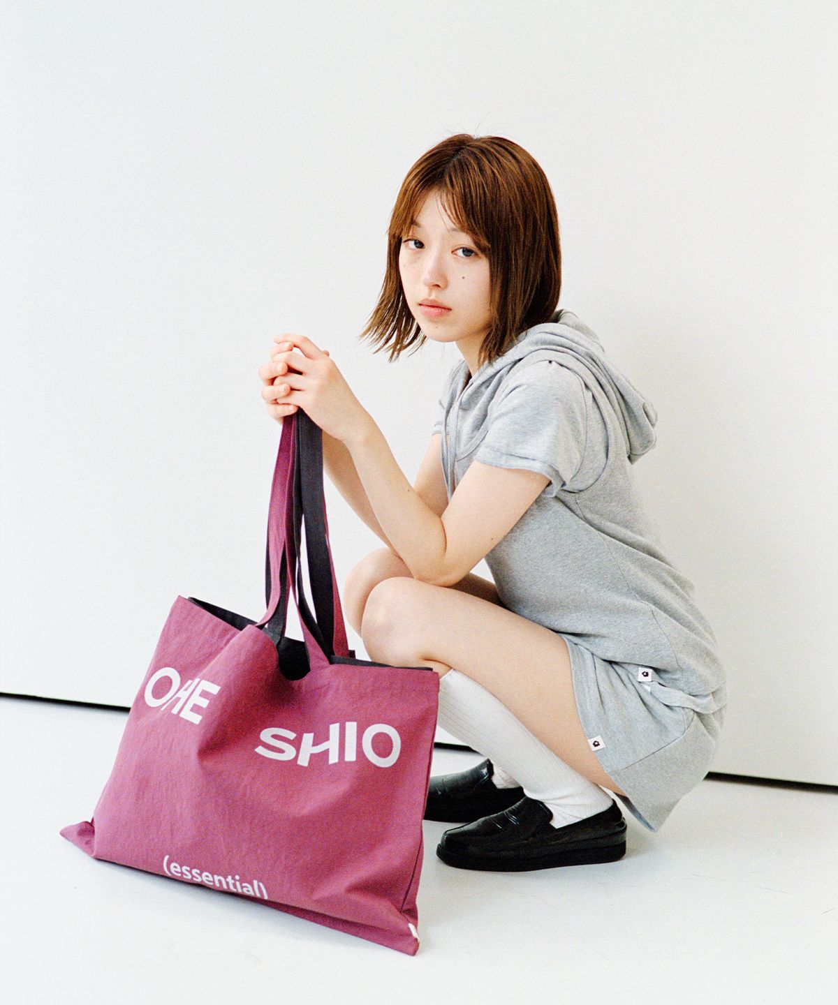 오헤시오(OHESHIO) BASIC U-NECK SLEEVELESS, MELANGE GRAY