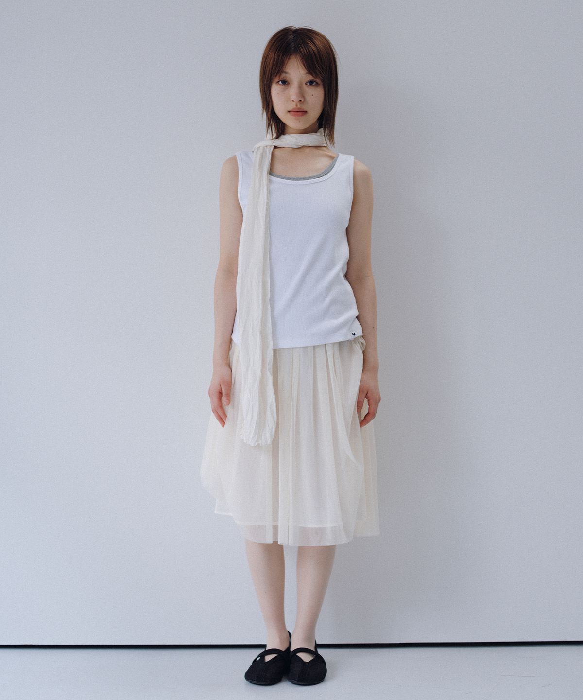 오헤시오(OHESHIO) BASIC U-NECK SLEEVELESS, WHITE