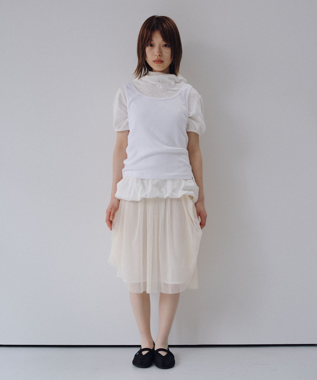 오헤시오(OHESHIO) BASIC U-NECK SLEEVELESS, WHITE