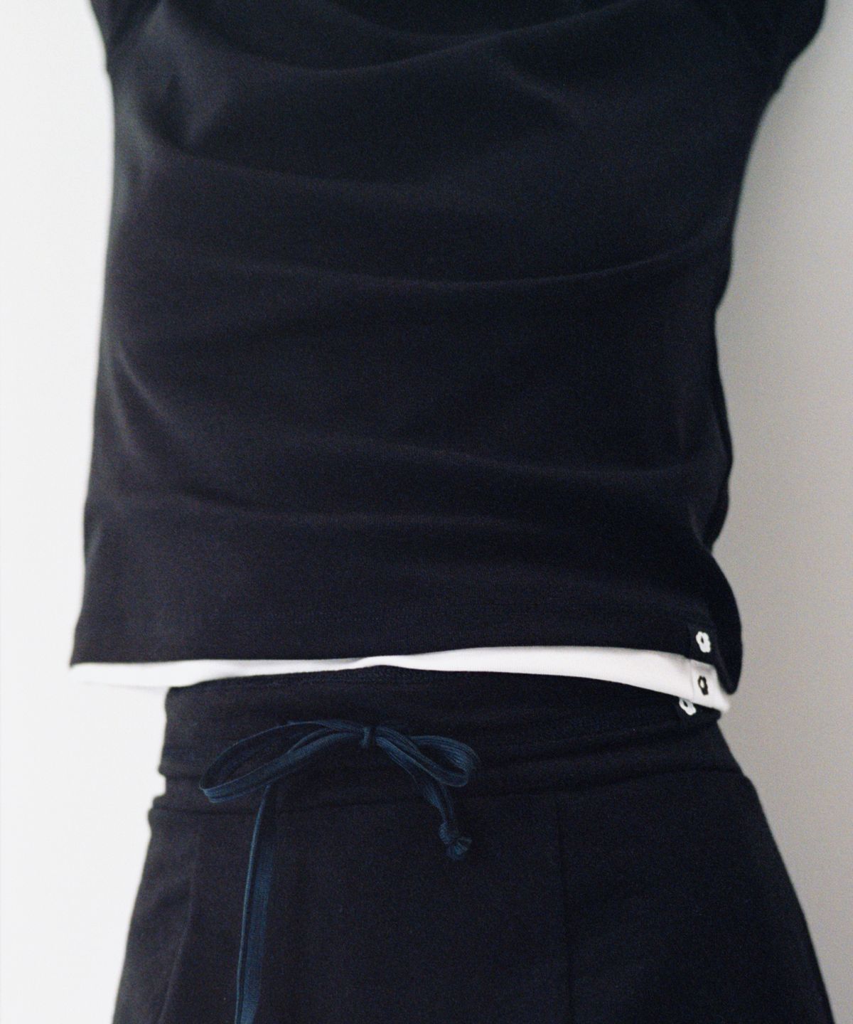 오헤시오(OHESHIO) BASIC 3/4 SLEEVE T-SHIRT, BLACK