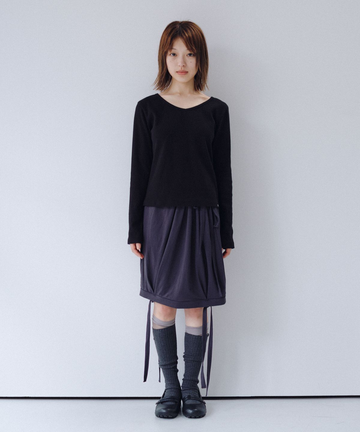 오헤시오(OHESHIO) BASIC RIBBED V-NECK LONG SLEEVE, BLACK
