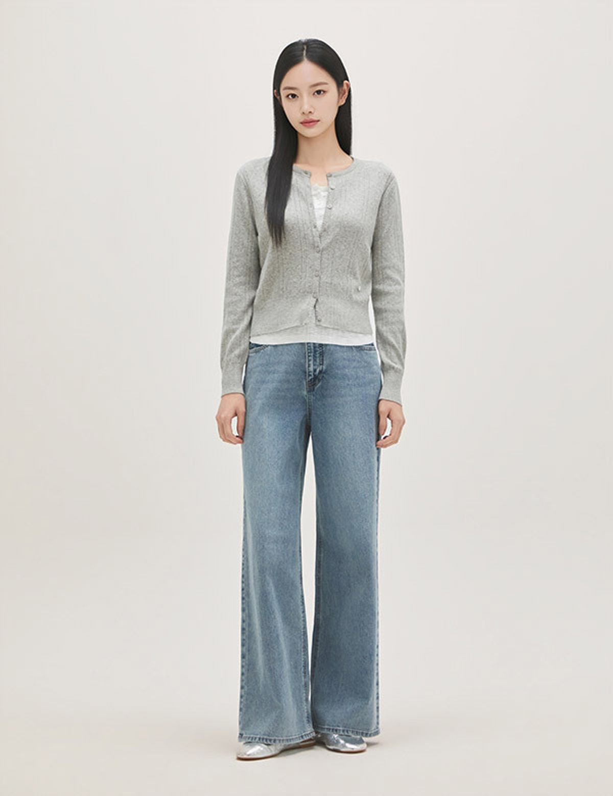 로엠(ROEM) 라운드넥 긴팔 가디건 RMCKG24R11