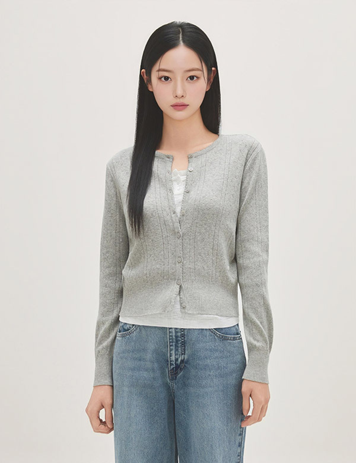 로엠(ROEM) 라운드넥 긴팔 가디건 RMCKG24R11