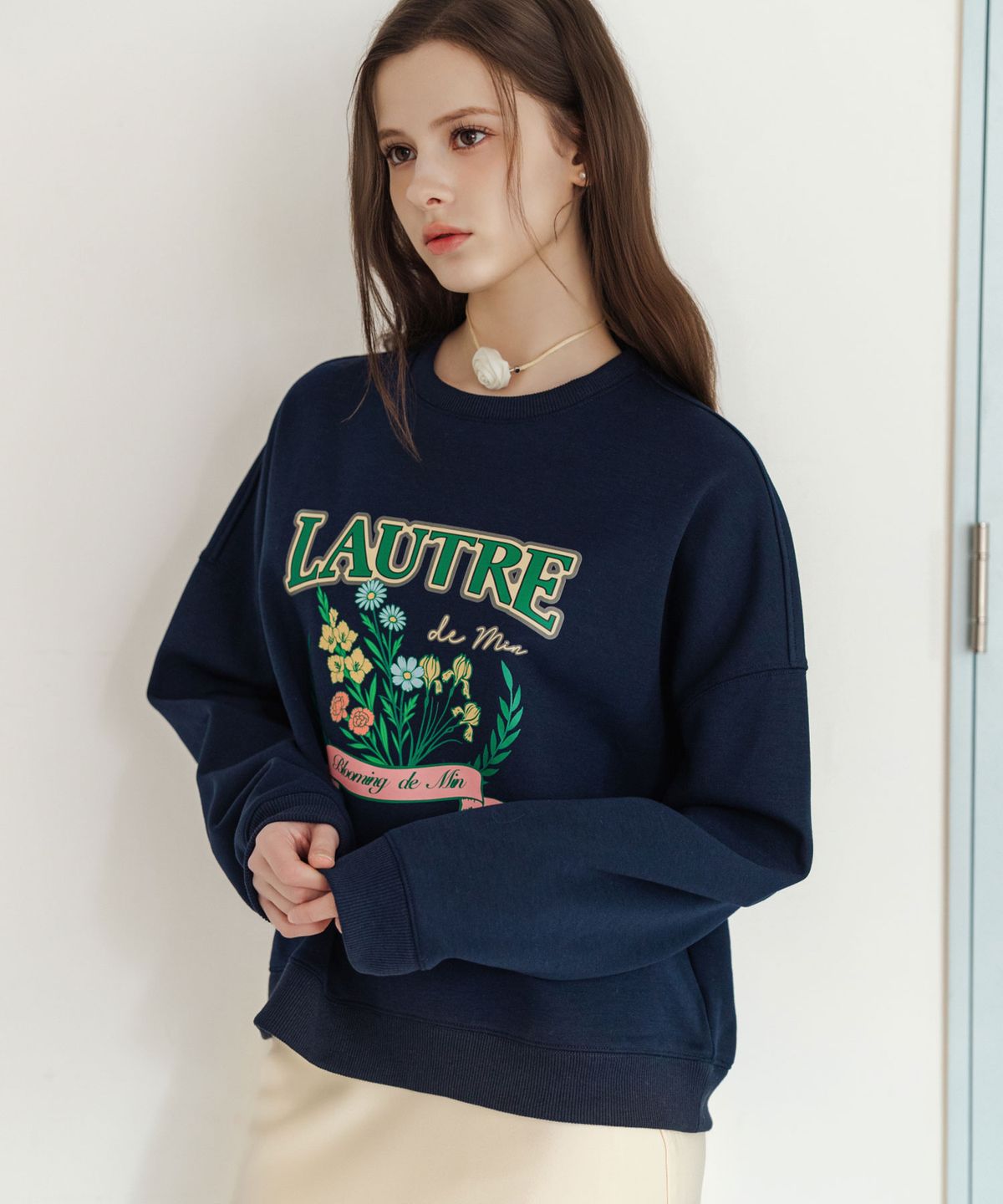 로트르드민(LAUTREDE MIN) Lautre Blooming Navy Sweatshirts