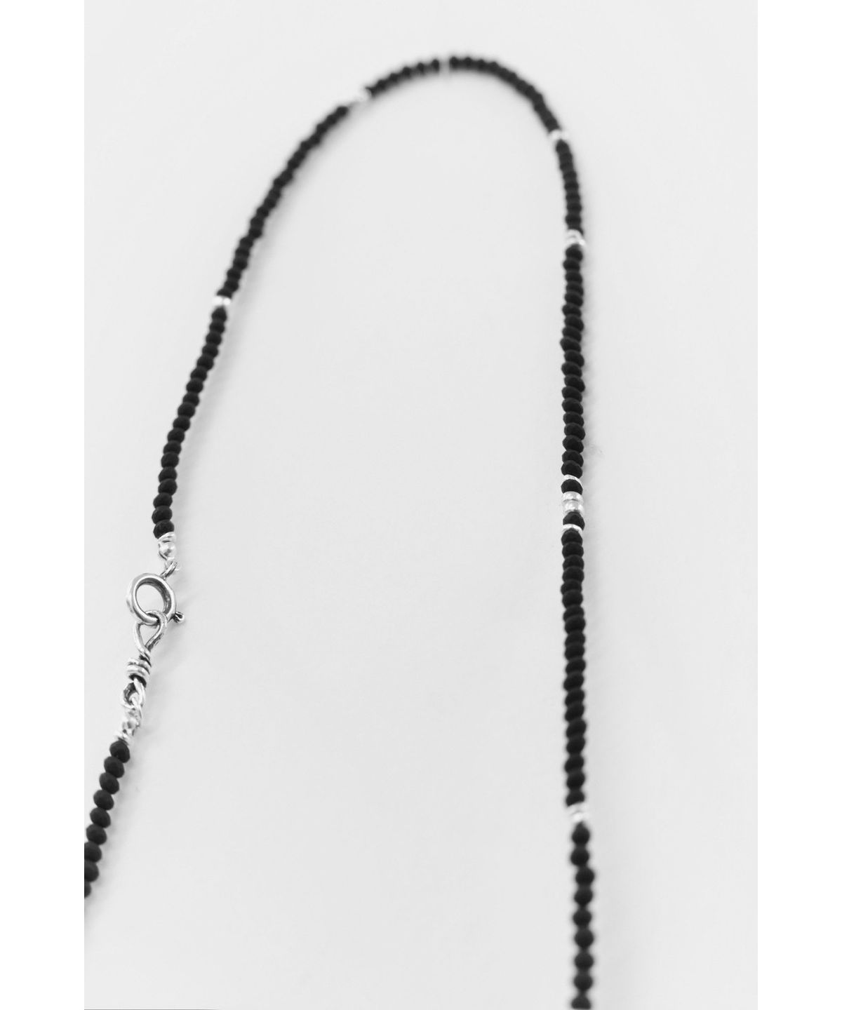 유스(YOUTH) Thin Beads Necklace - Black