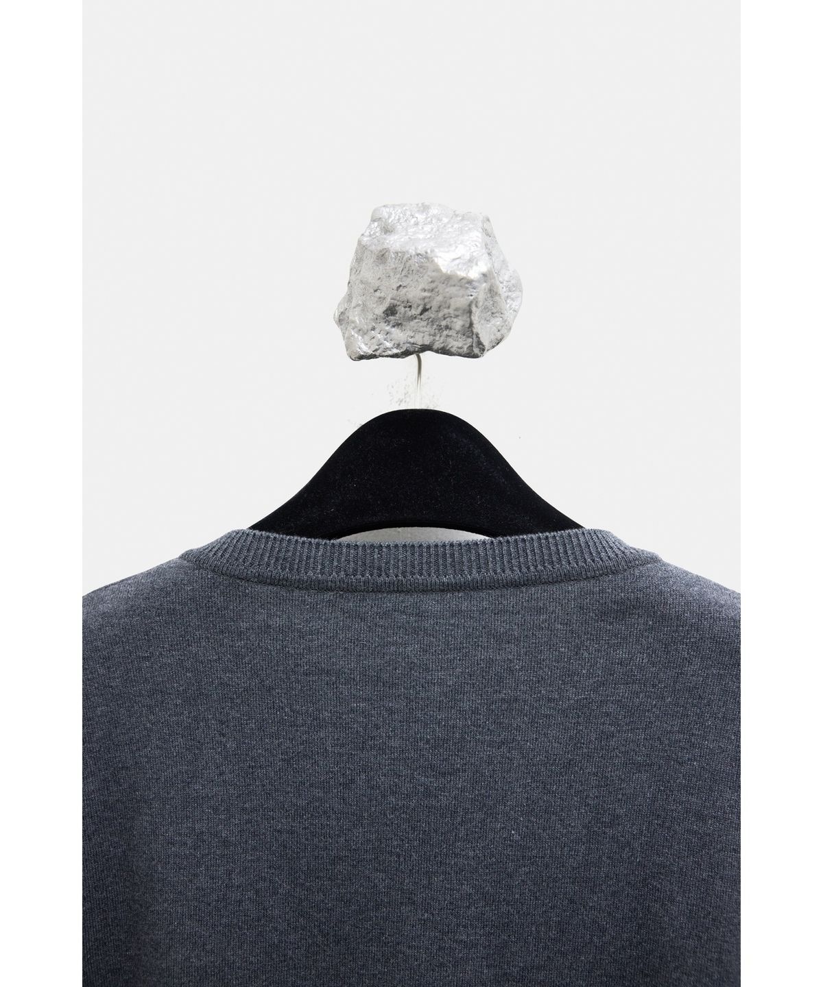유스(YOUTH) Hidden Button Round Neck Cardigan - Charcoal Grey