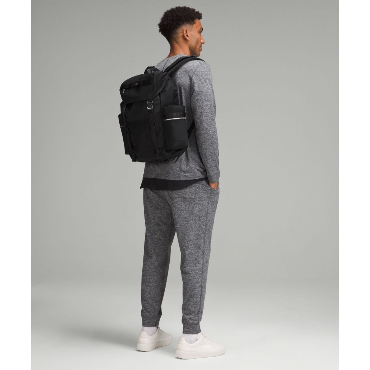 룰루레몬(LULULEMON) 원더러스트 백팩 25L  BLK SLVR