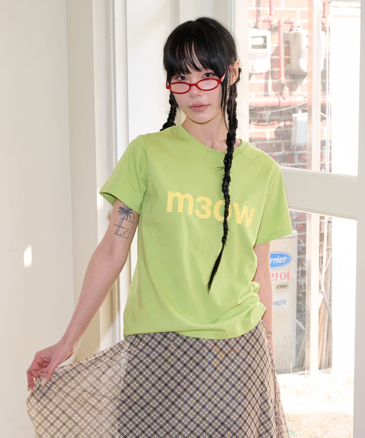 잇자바이브(ITZAVIBE) M3OW SLIM T SHIRT - GREEN