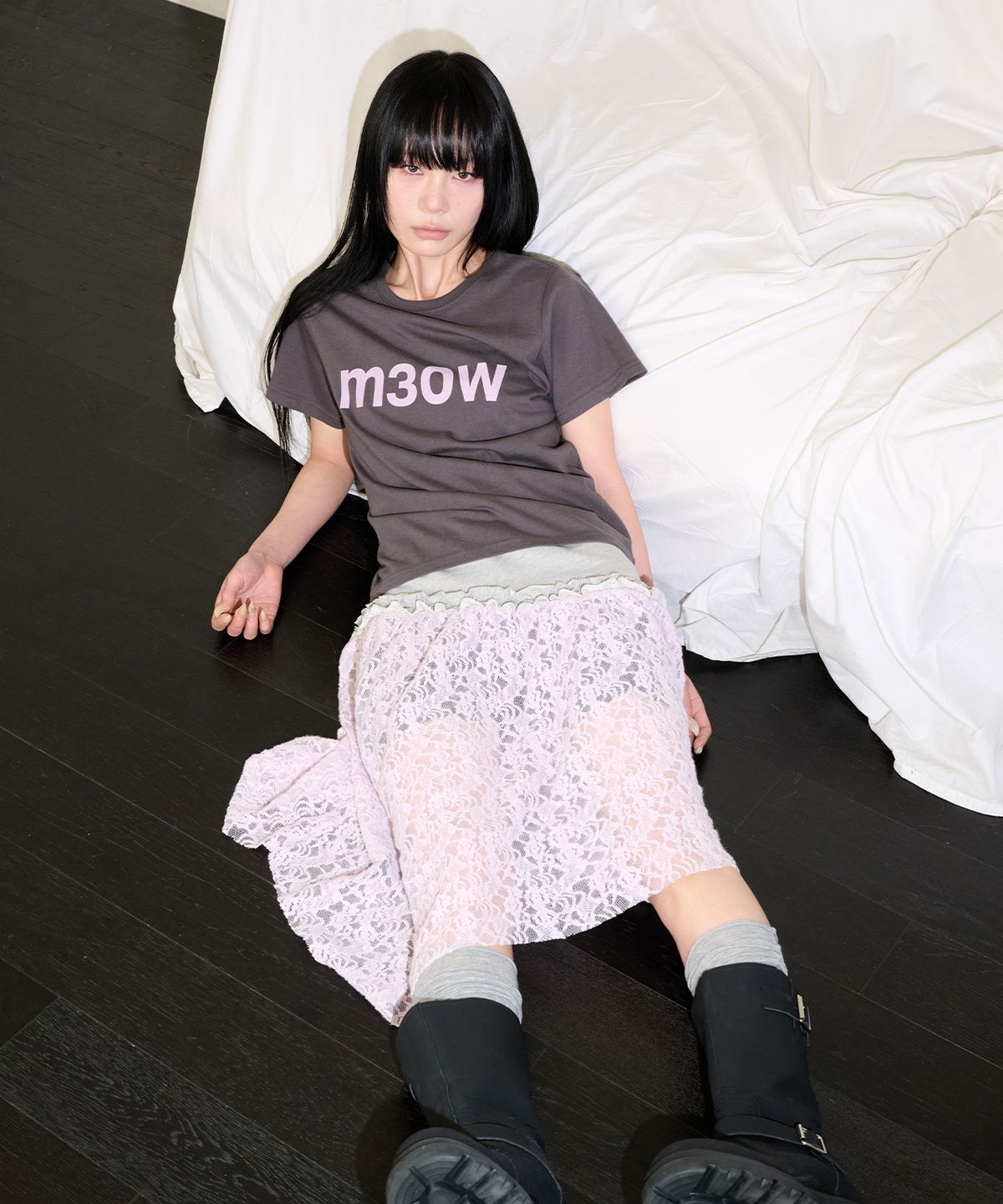 잇자바이브(ITZAVIBE) M3OW SLIM T SHIRT - CHARCOAL