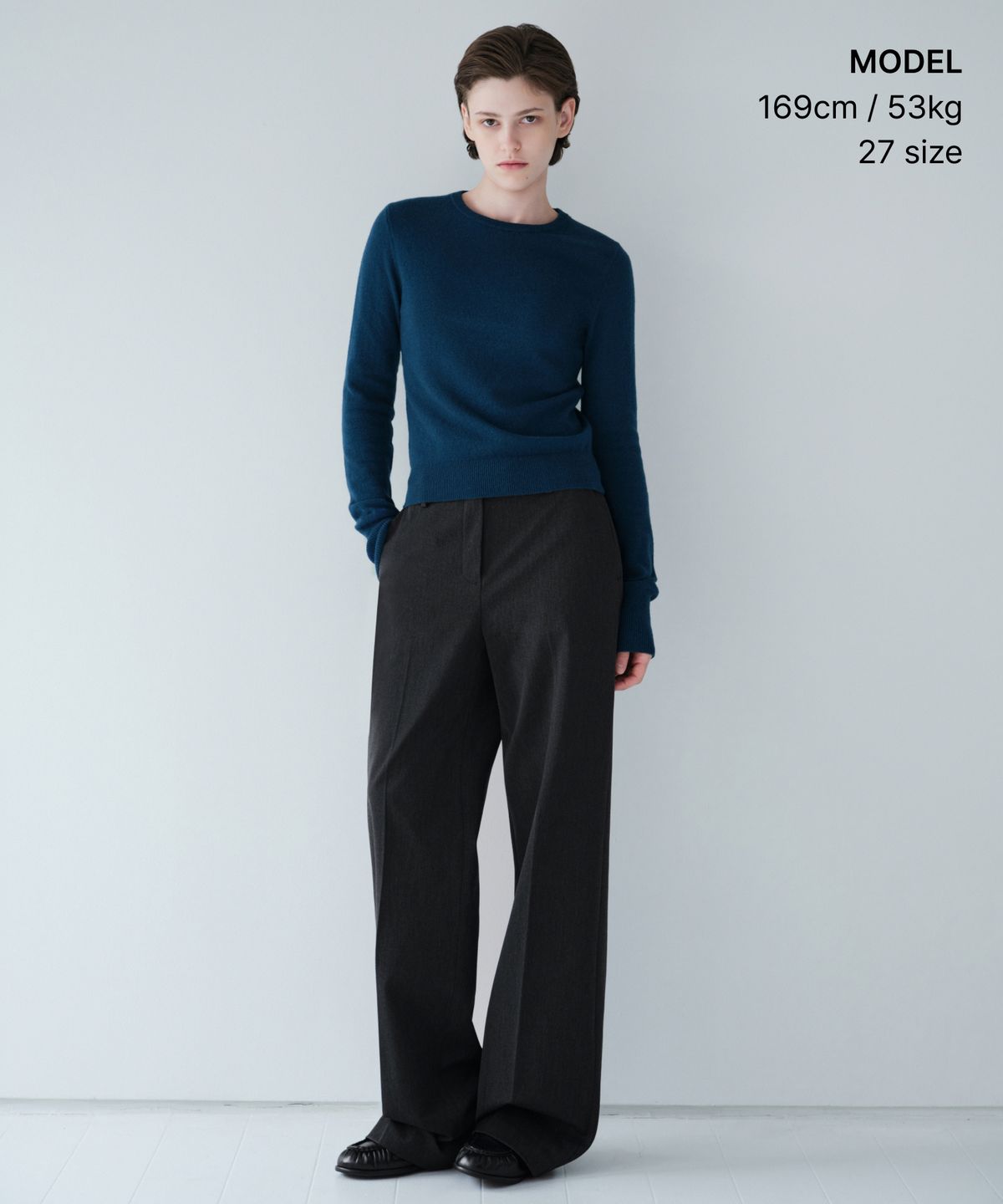 무신사 스탠다드 우먼(MUSINSA STANDARD WOMAN) 우먼즈 헤비웨이트 속기모 와이드 히든 밴딩 슬랙스 [차콜 그레이]