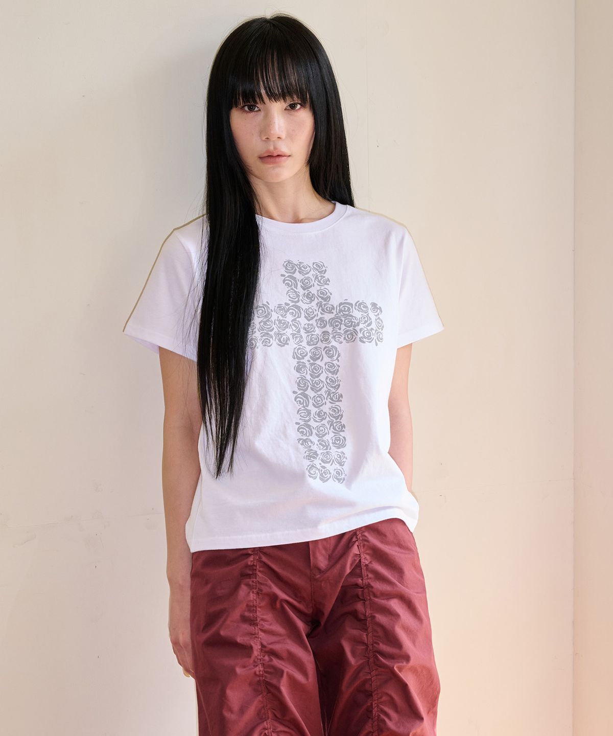잇자바이브(ITZAVIBE) FLOWER CROSS SLIM T SHIRT - WHITE