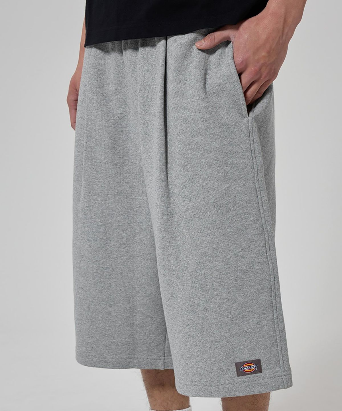 디키즈(DICKIES) 루즈핏 원 턱 스웨트 쇼츠 Melange