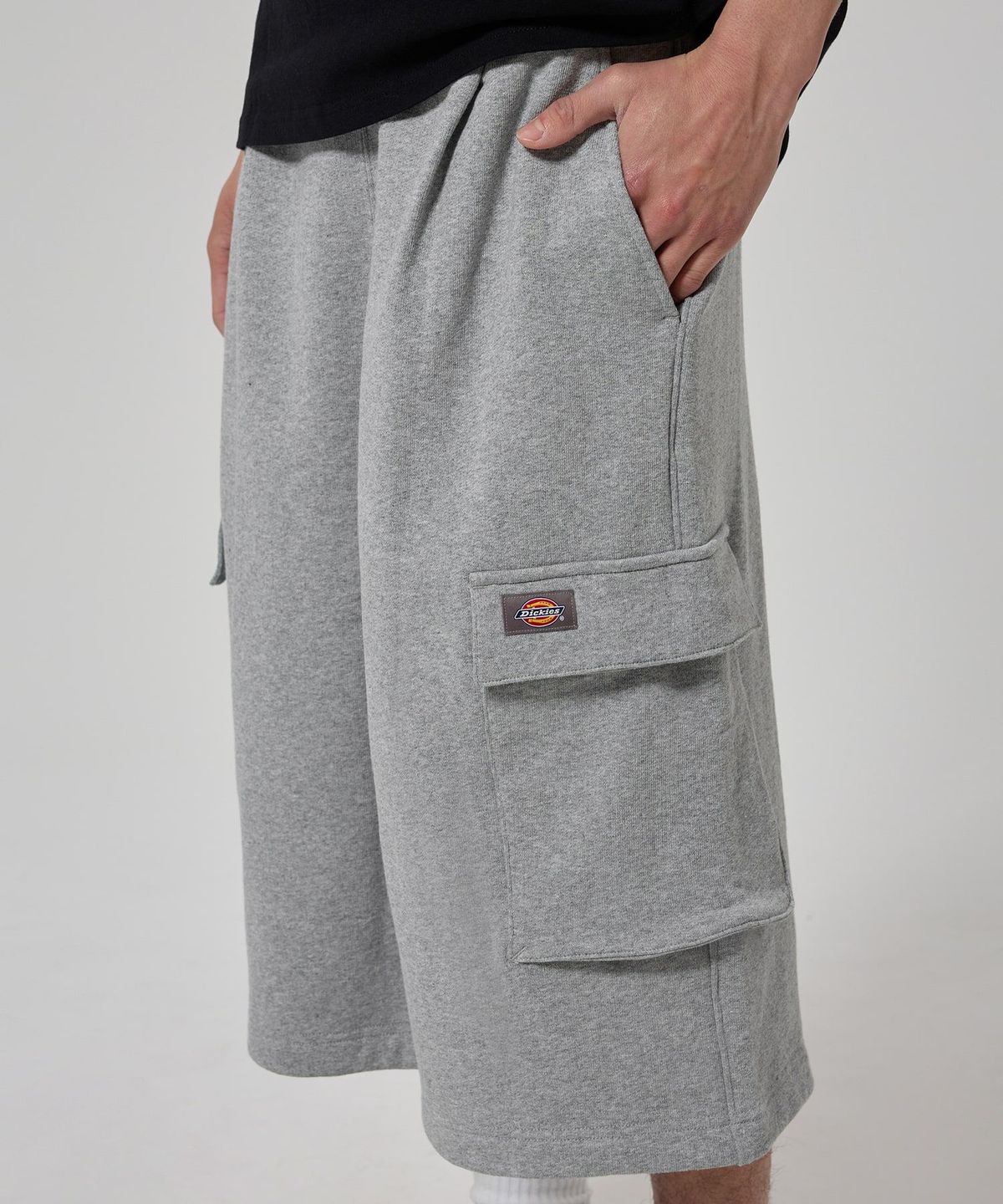 디키즈(DICKIES) 루즈핏 원 턱 카고 스웨트 쇼츠 Melange